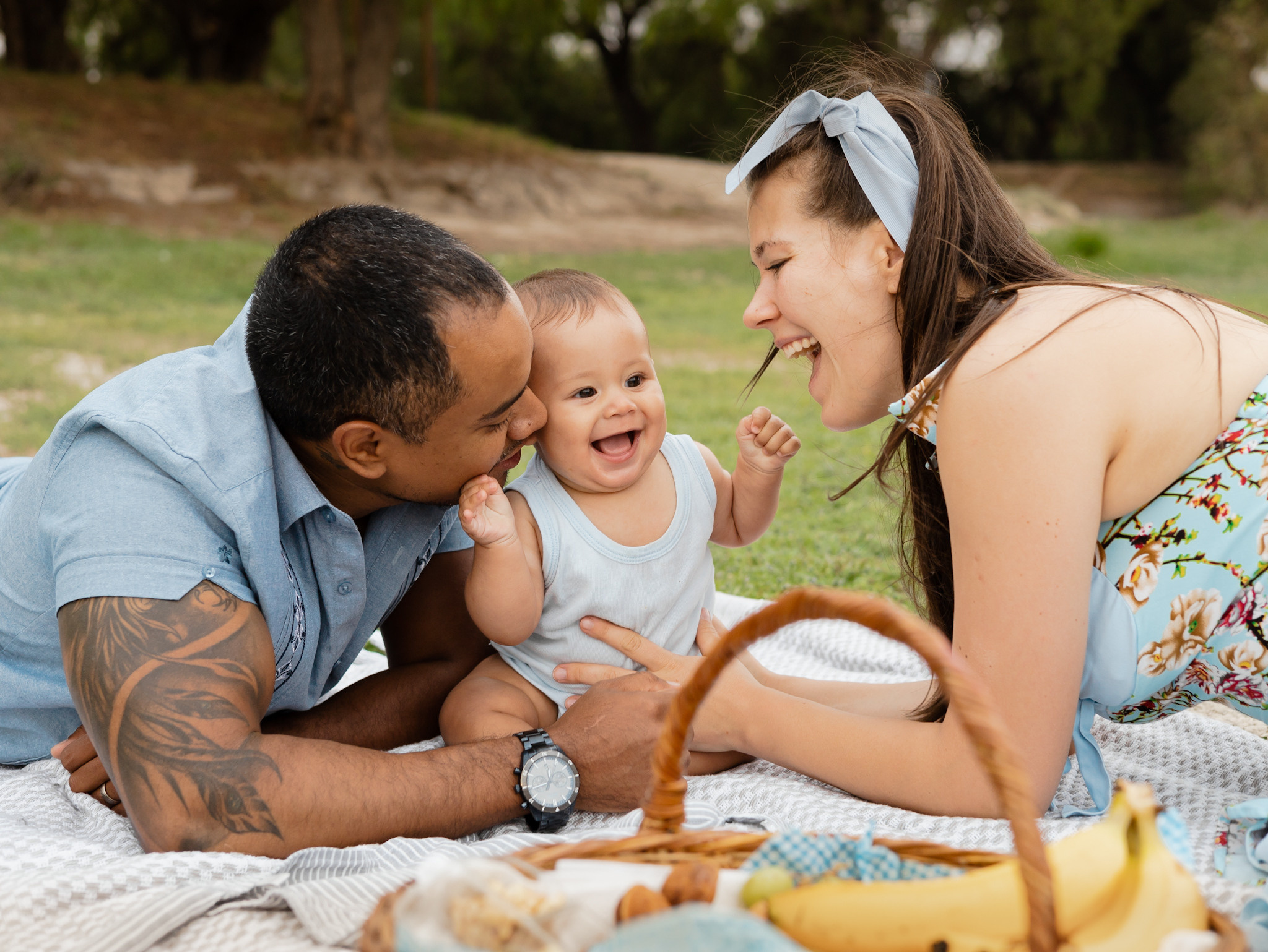 Family with a baby in the Park. Лайфстайл и семейный фотограф в г. Писек Чехия Оксана Телупилова