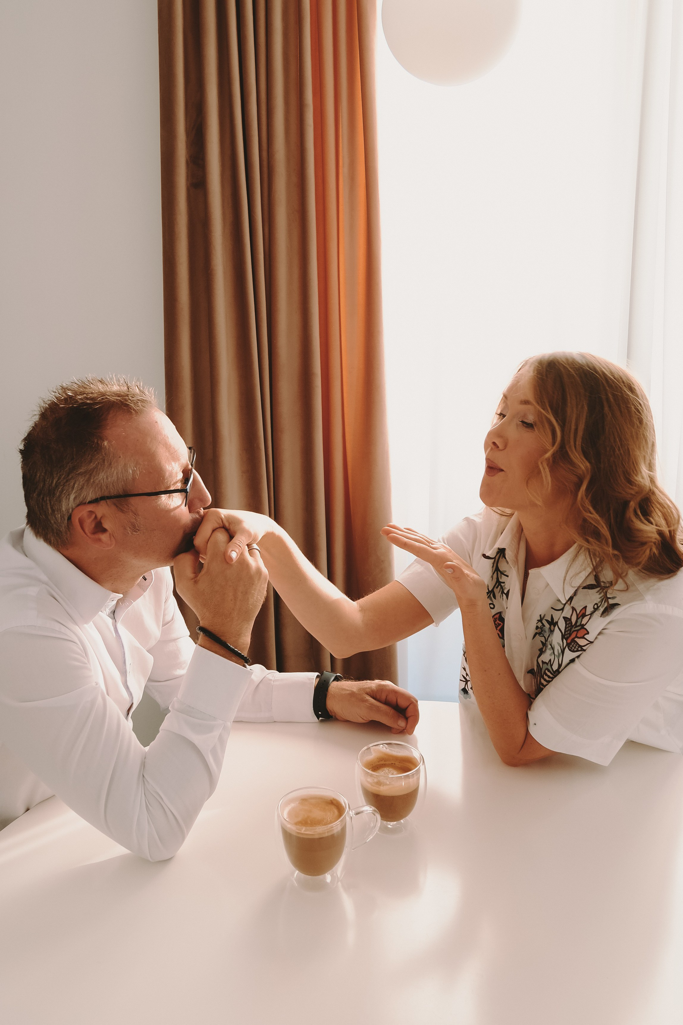 Sesión familiar en Navidad. Fotografía profesional en Calafell - Elena Medvedeva