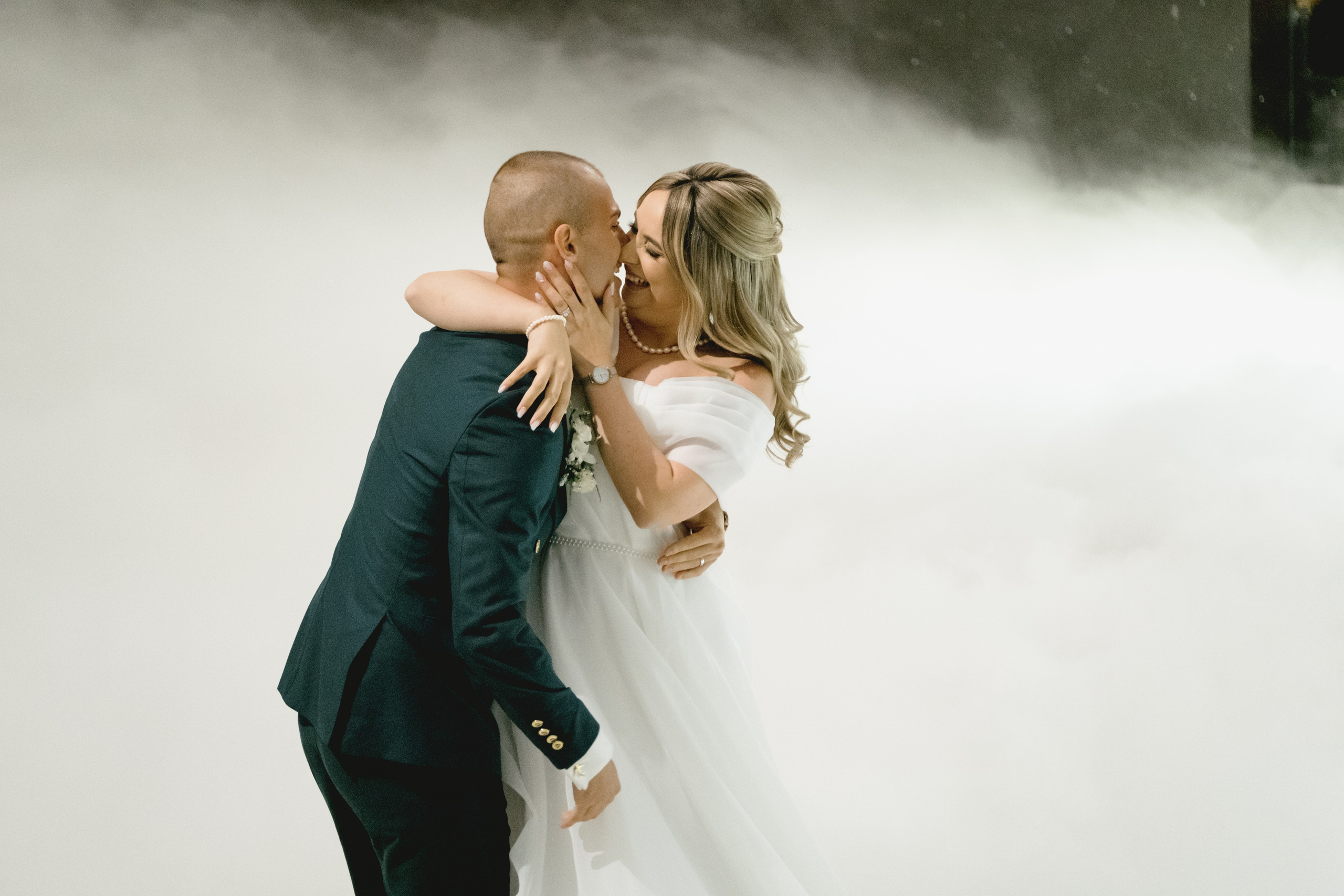 Bianca & Mihnea Pitesti. MDimaFotoStudio. Fotograf de nuntă, evenimente private și de familie