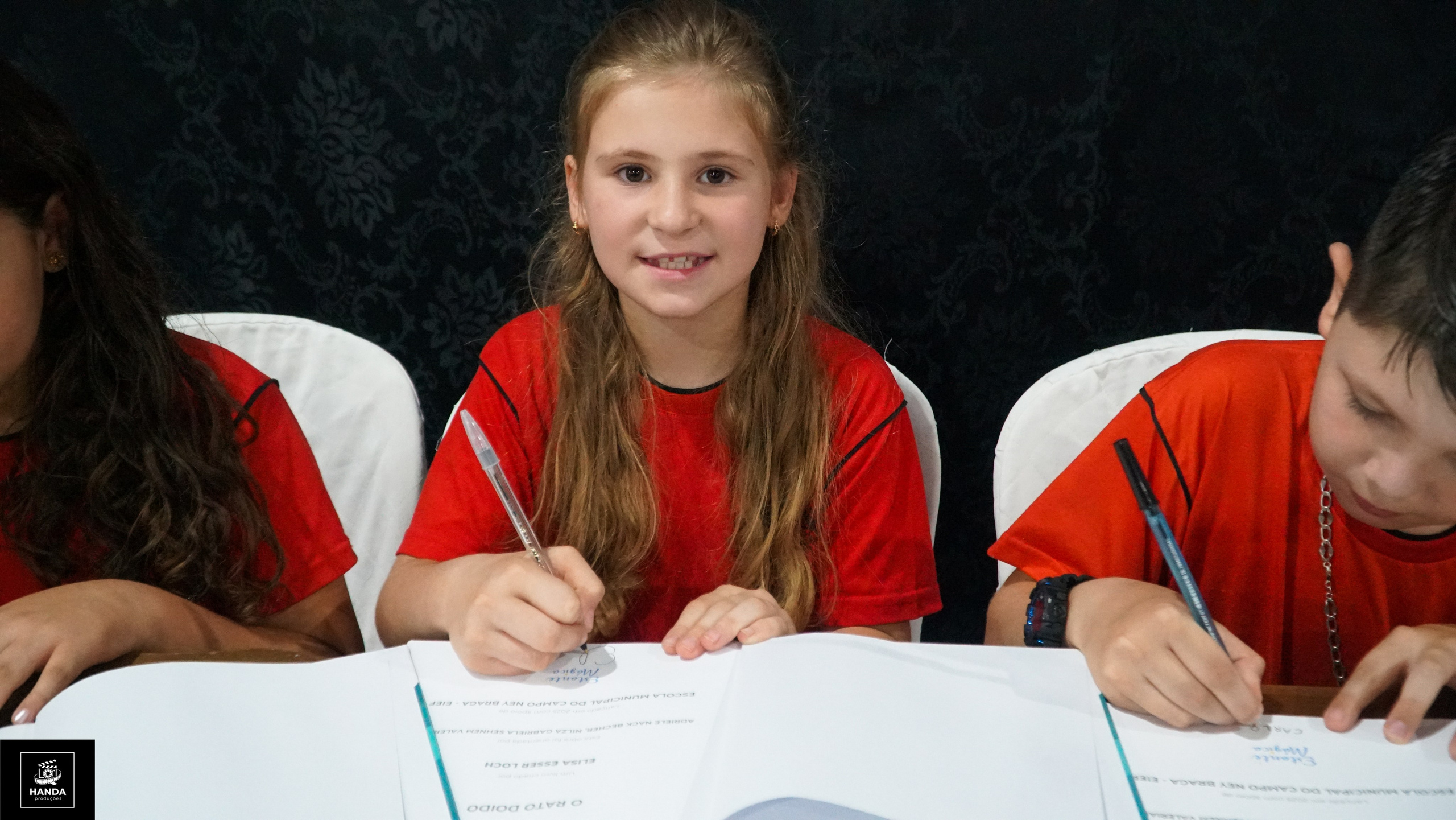 Noite autógrafos colégio Aurélio Buarque de Holanda. Handa Produções