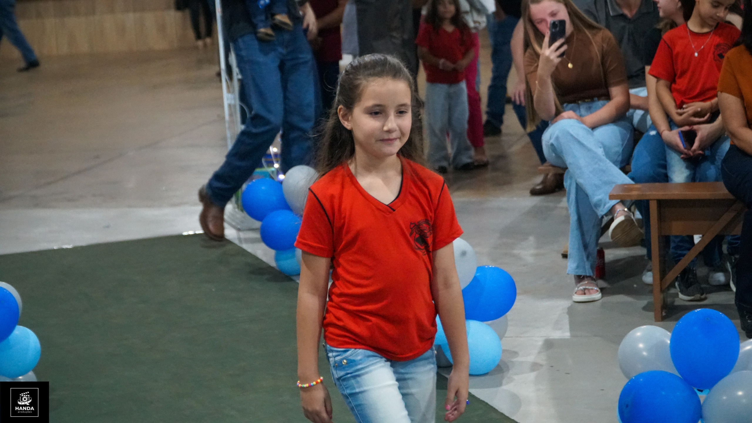 Noite autógrafos colégio Aurélio Buarque de Holanda. Handa Produções