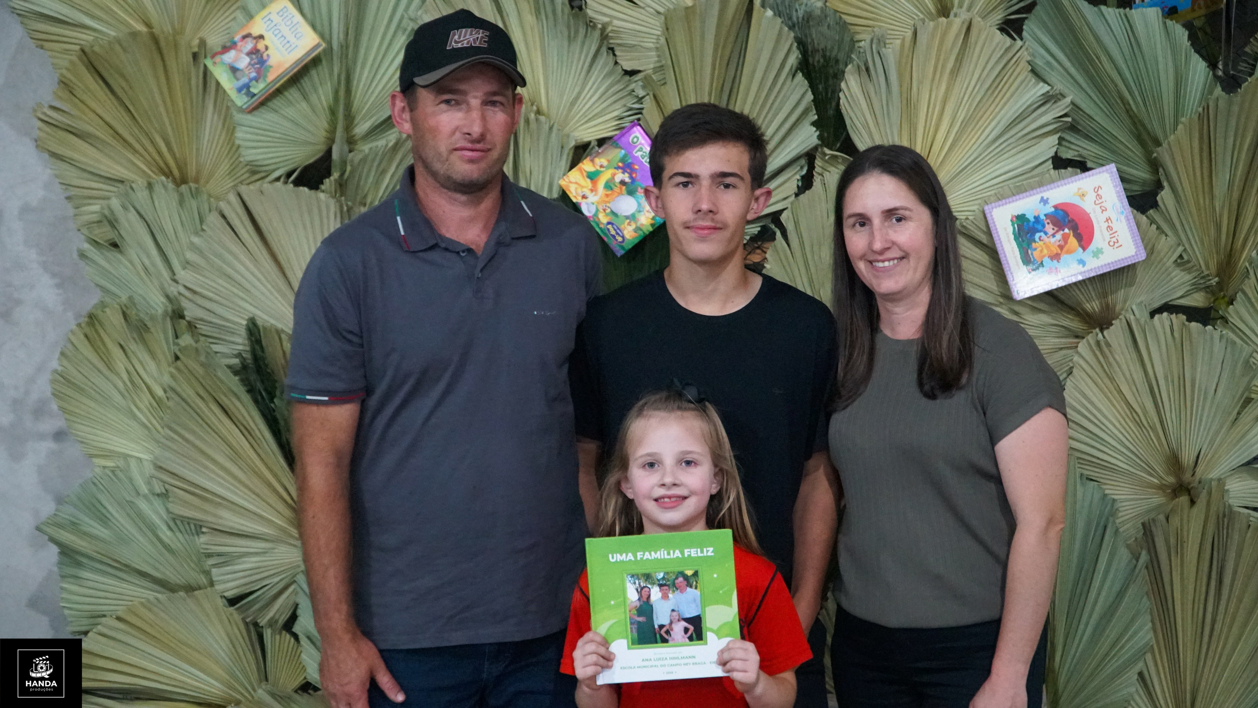 Noite autógrafos colégio Aurélio Buarque de Holanda. Handa Produções