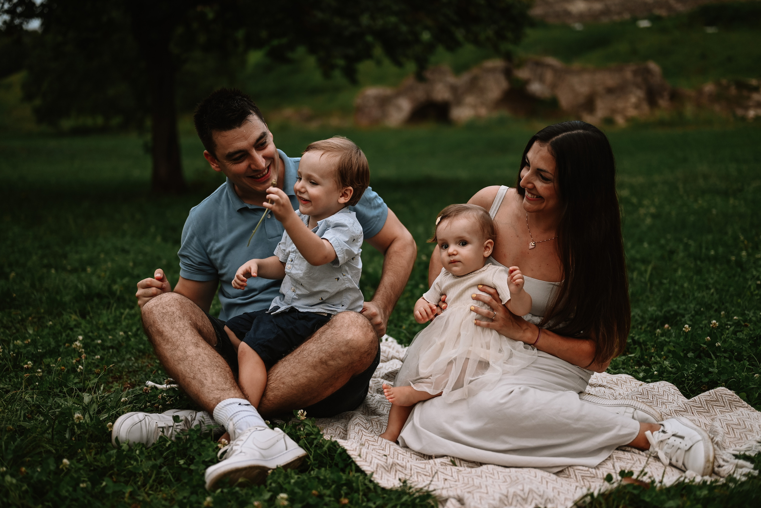 Anja, Nikola, Adam i Hana / porodično fotografisanje. Dečiji i porodični fotograf