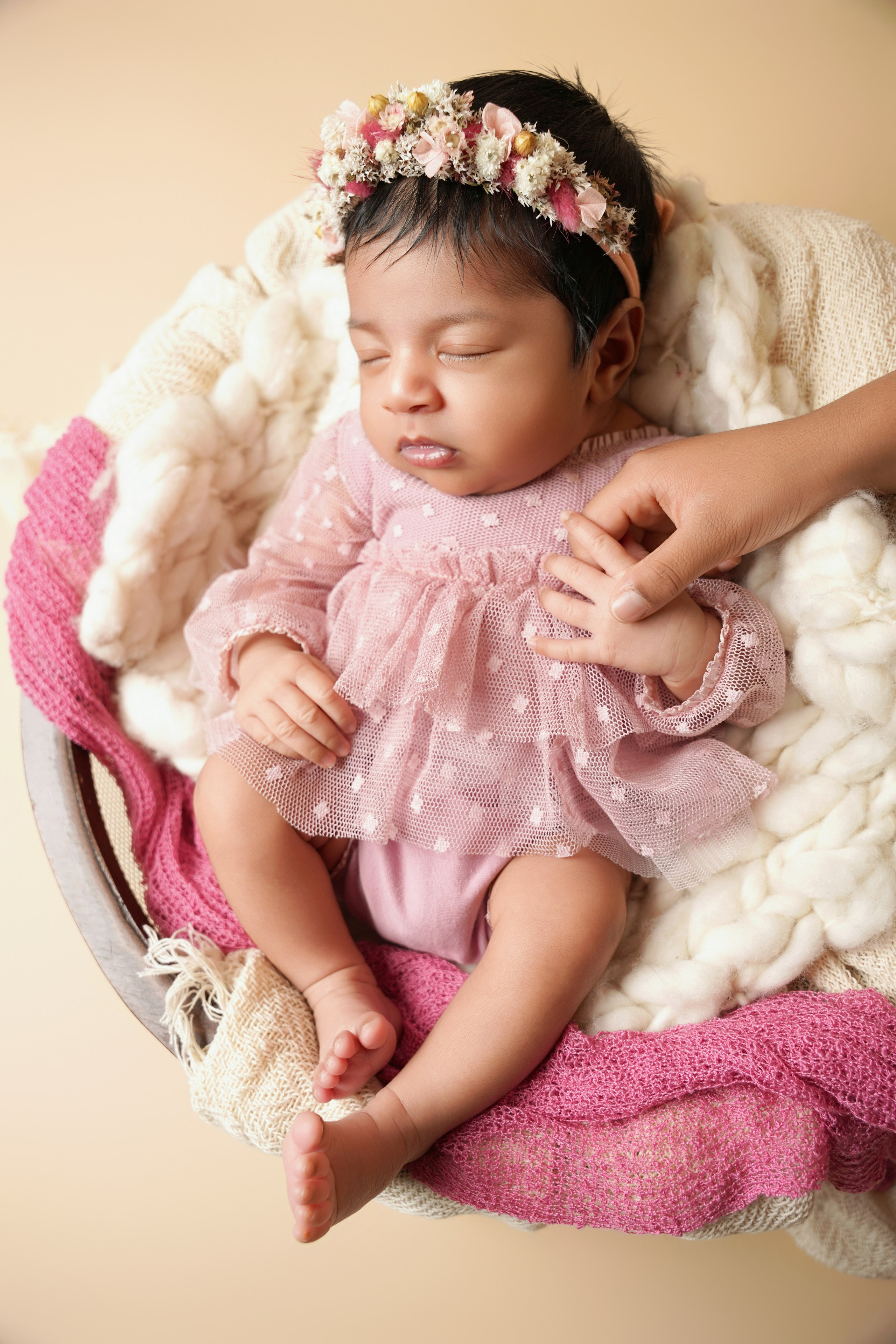 Professionelles Newbornfotoshooting in Augsburg. Neugeborenenfotografin und Retoucher in Augsburg Nastassia Schneider