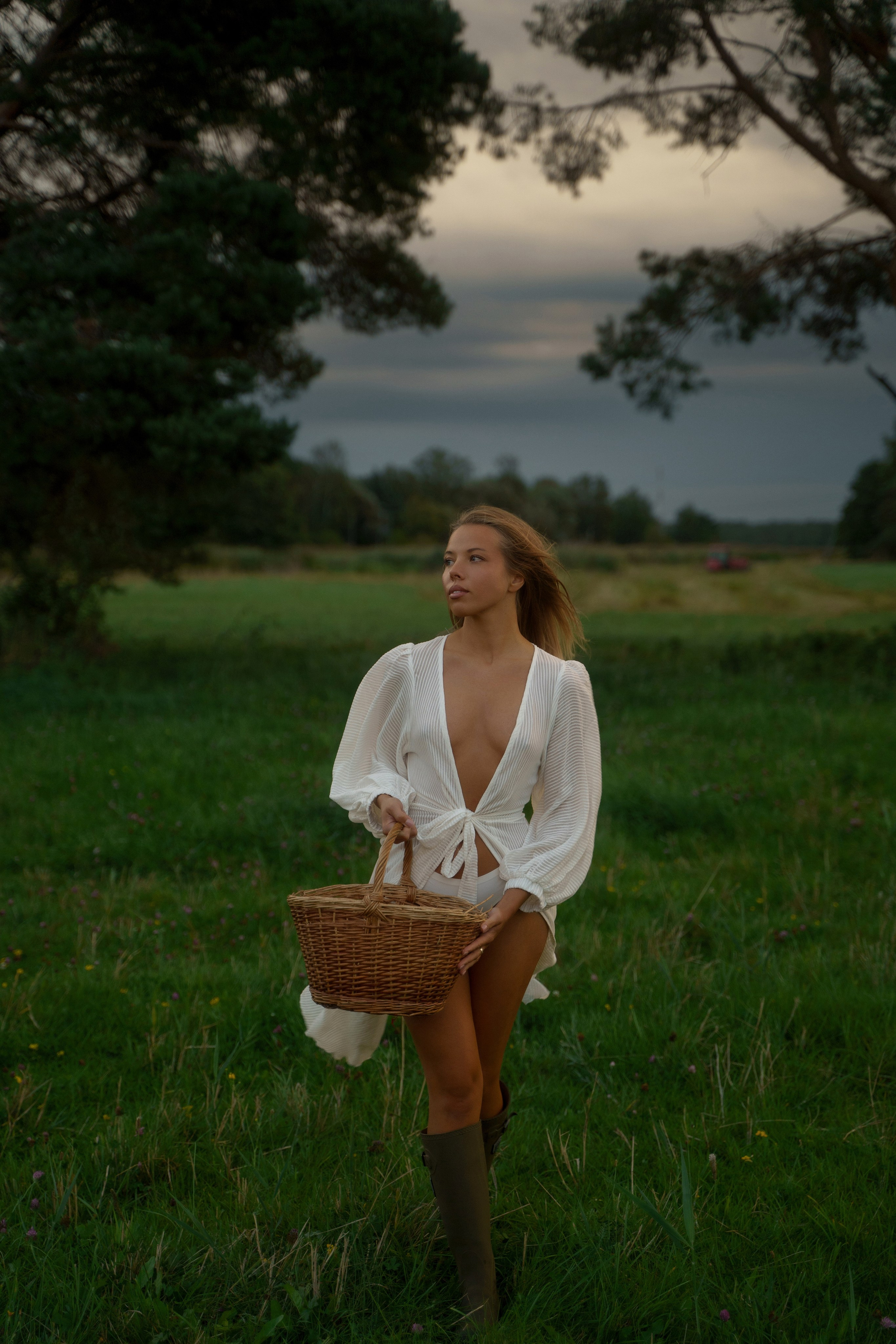 Storm, linen and milk