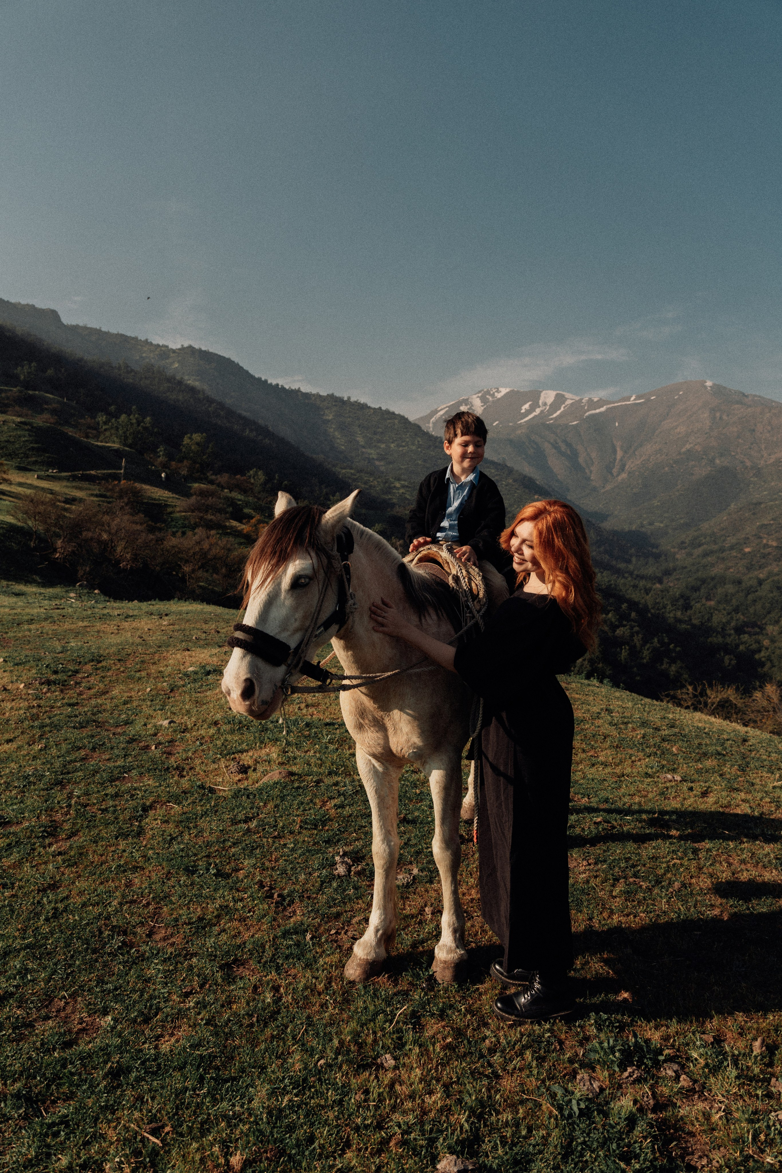 Horseback Mountain Photoshoot — Connection, Freedom & Natural Beauty. Photographer in Santiago, Chile Anna Almazova