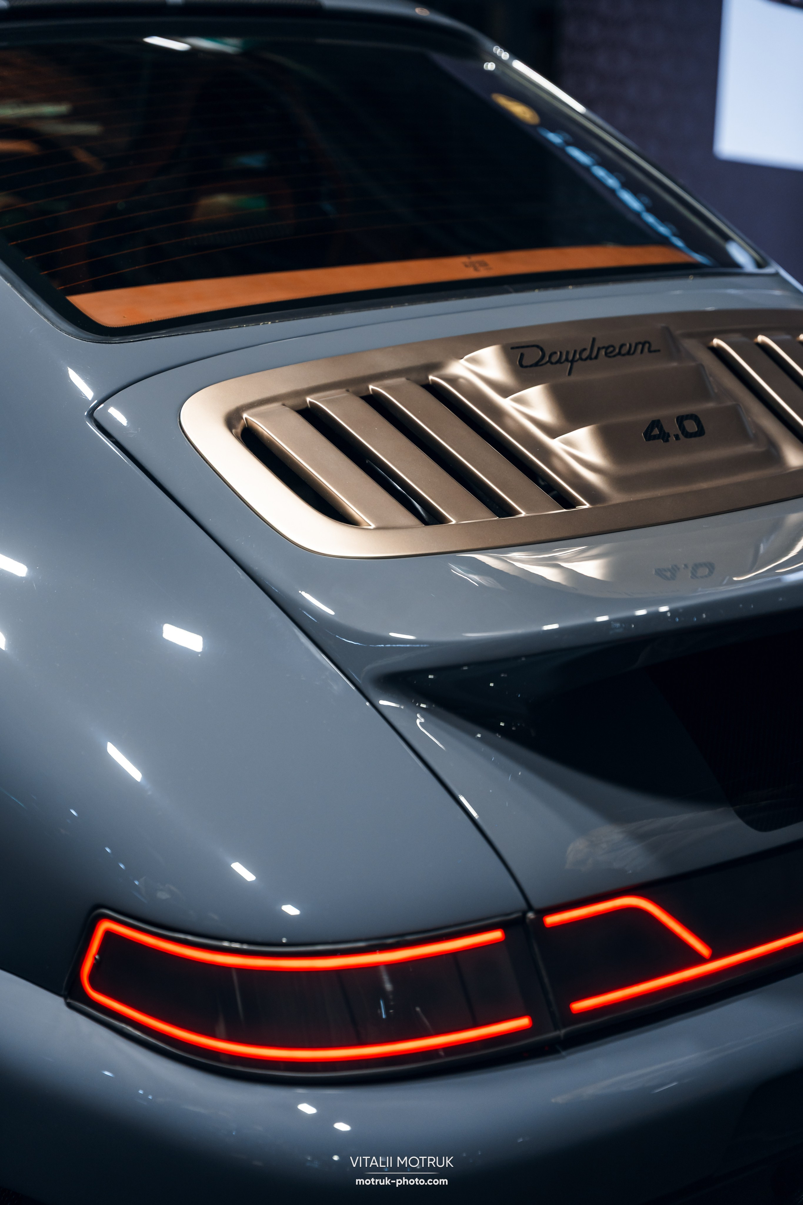 Retromobile 2026. Photographe de voitures à Paris — Vitalii Motruk