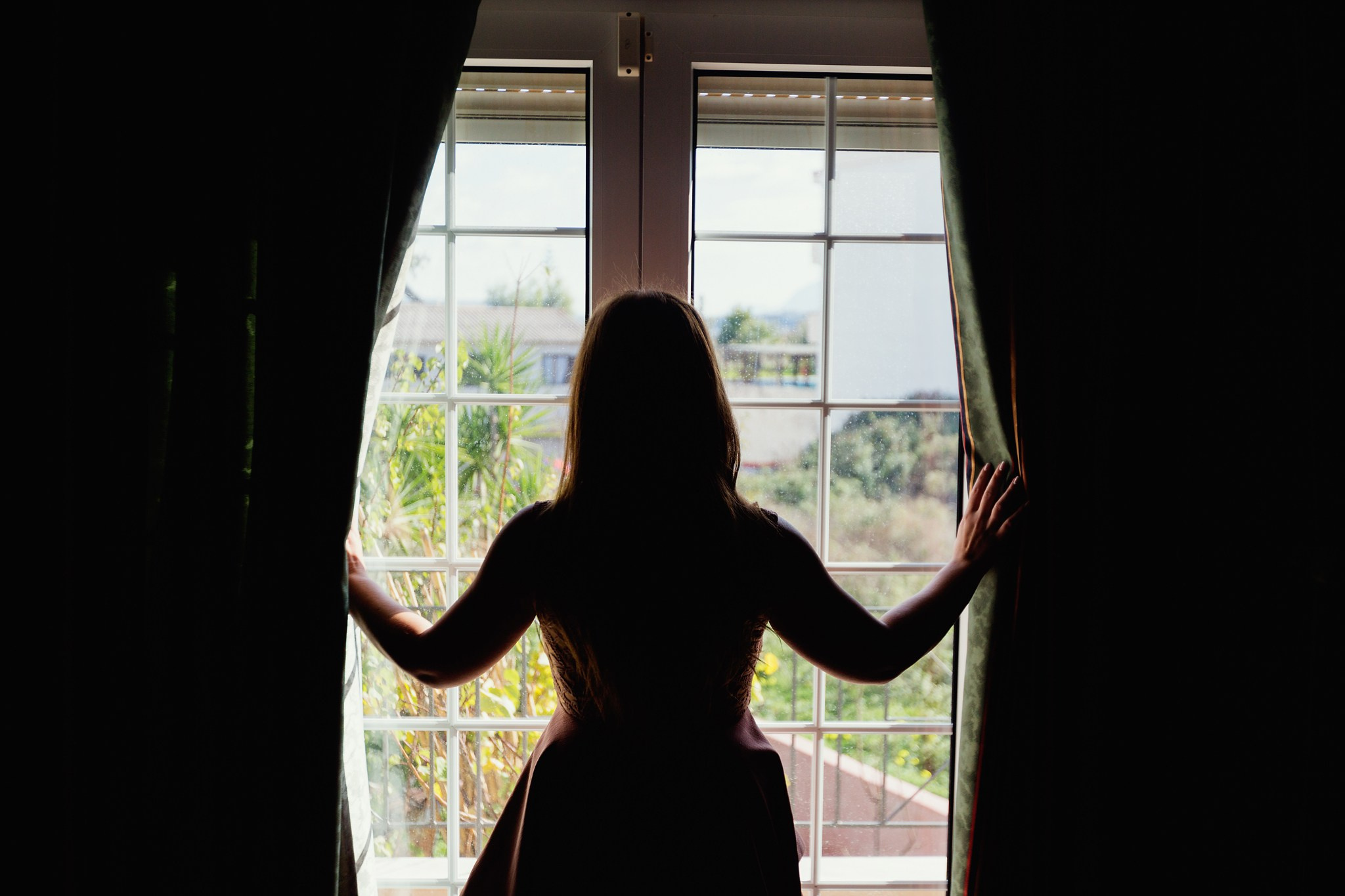 Ronalds & Svetlana, Crete. Denny Savon — Photographer in Santorini | Weddings, Love Stories & Flying Dress