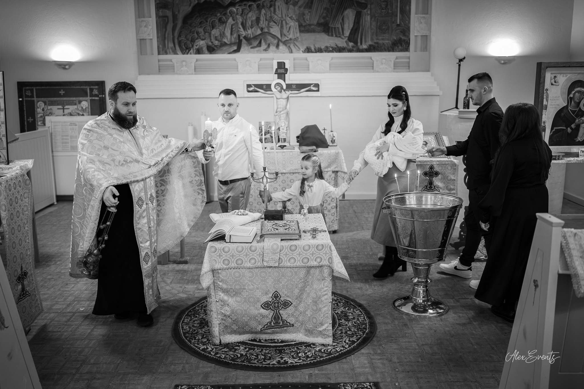 Botez romanesc autentic fotografiat la biserica romaneasca din Nykøbing Mors| Alex Events. AlexEvents Fotograf / Videograf de evenimente Danemarca DK Horsens, Arhus, Odense, Vejle.Nunta, botez, foto-studio