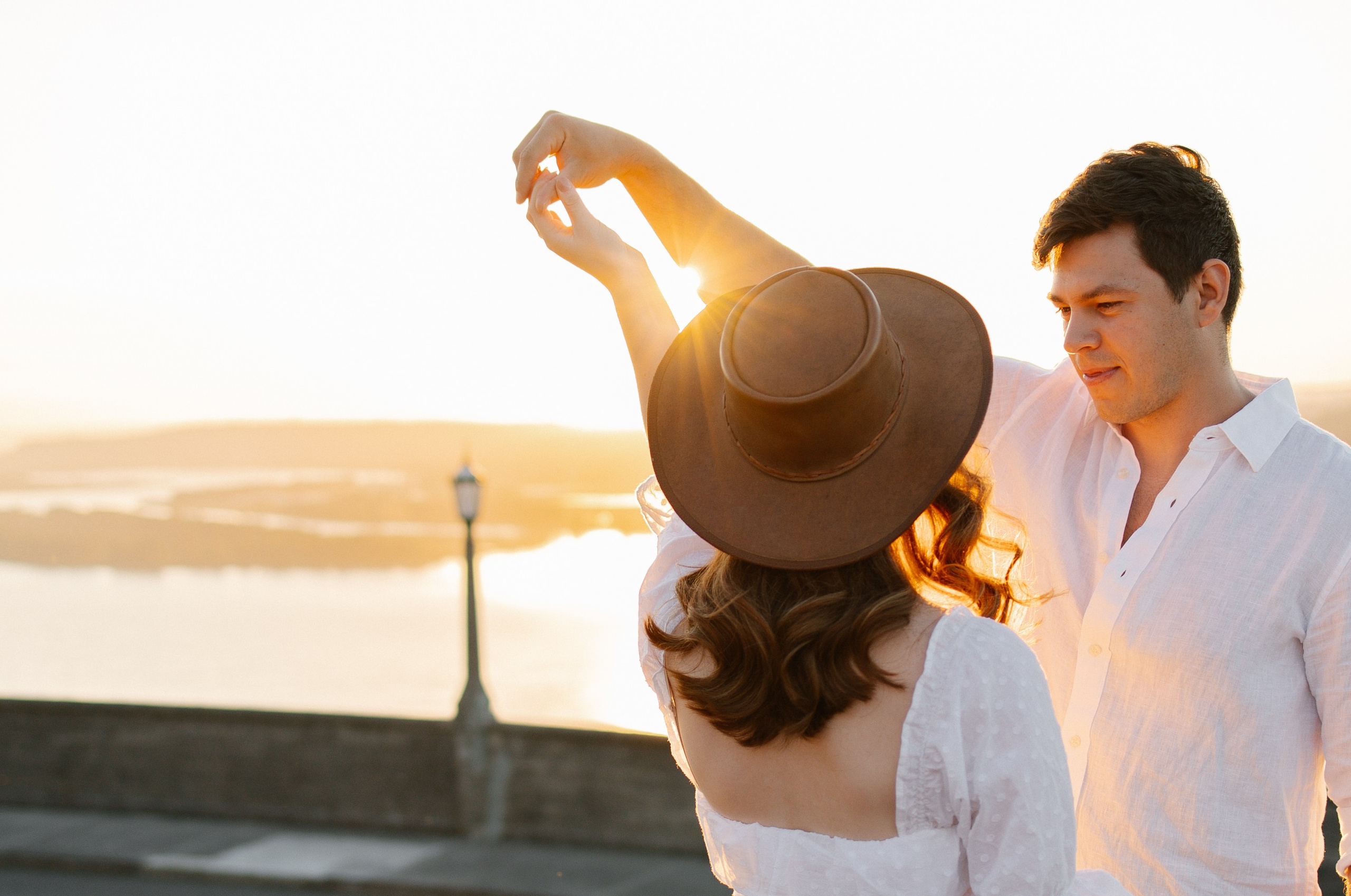 Sunset Serenade. Family photographer Oregon — Washington