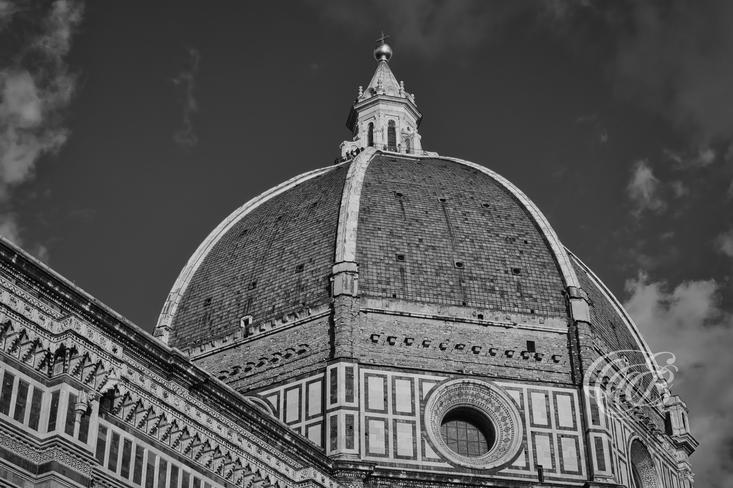Florence Italy - Brunelleschi's Dome at Sunset - B&W - Eduardo Bartoli Fine Art Photography - Black-and-white photograph of Brunelleschi's Dome in Florence, Italy at sunset – fine art photography by Eduardo Bartoli.