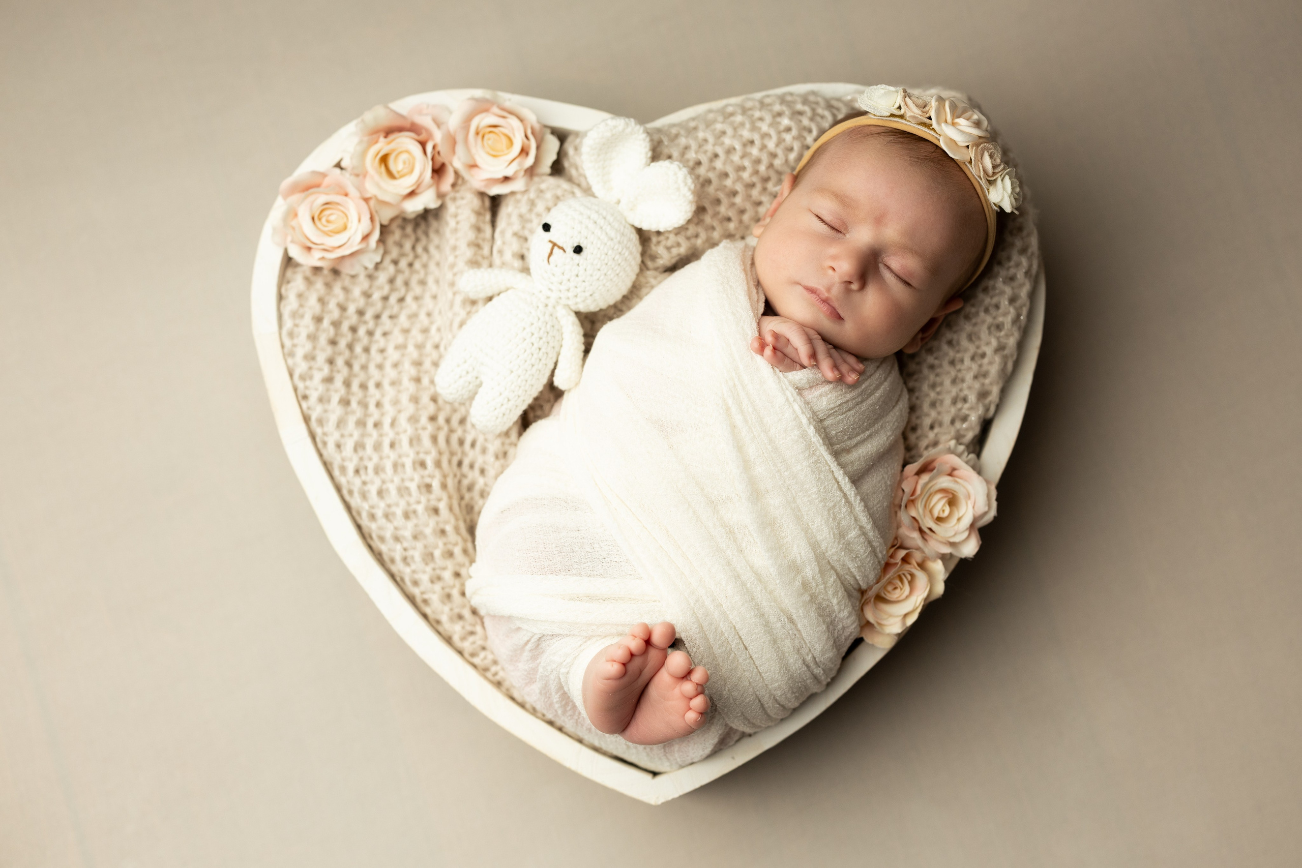 Newborn photoshooting. Mtv photography