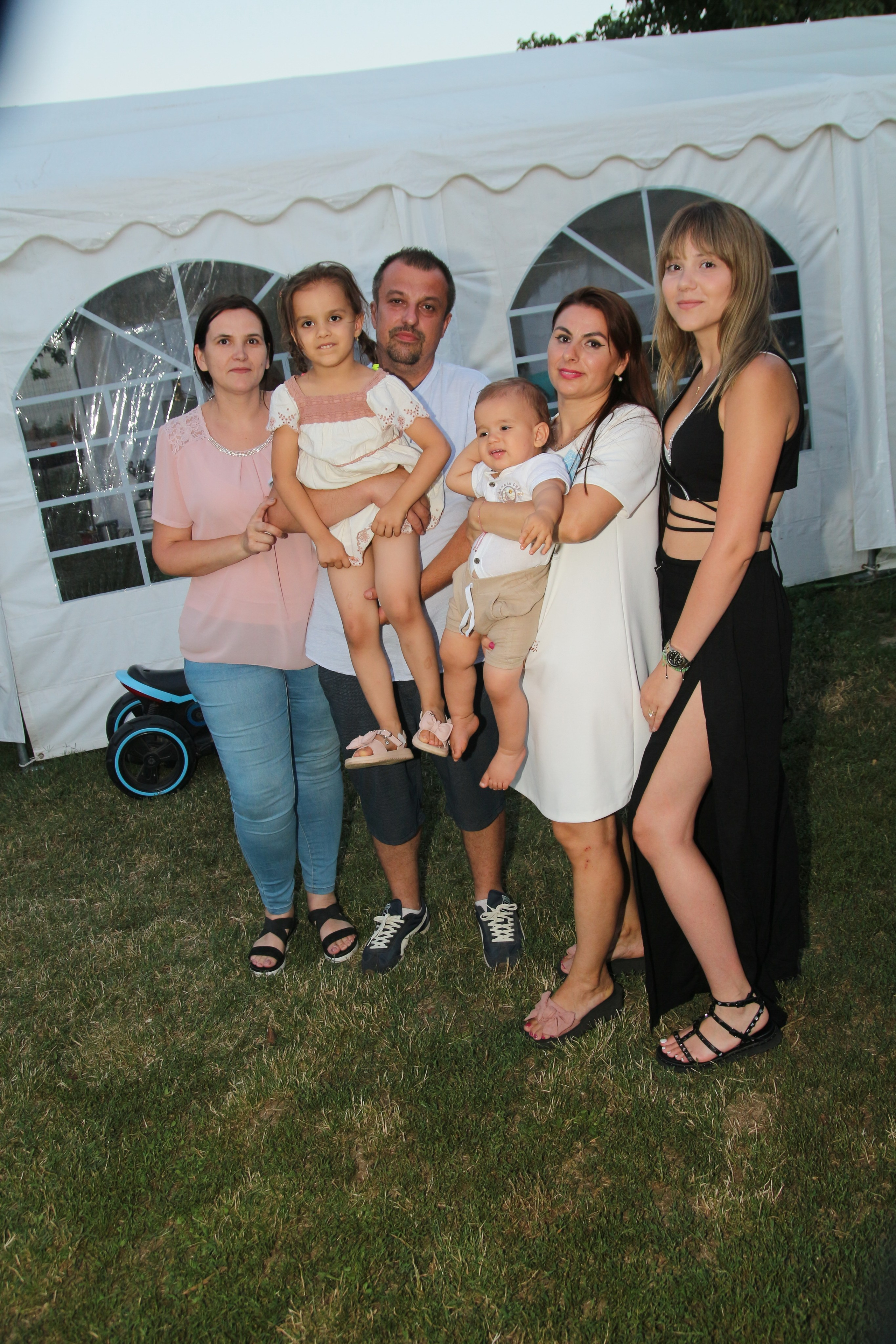 BYZO MEDIA. PETRU BYZO - family and children photographer in ROMANIA