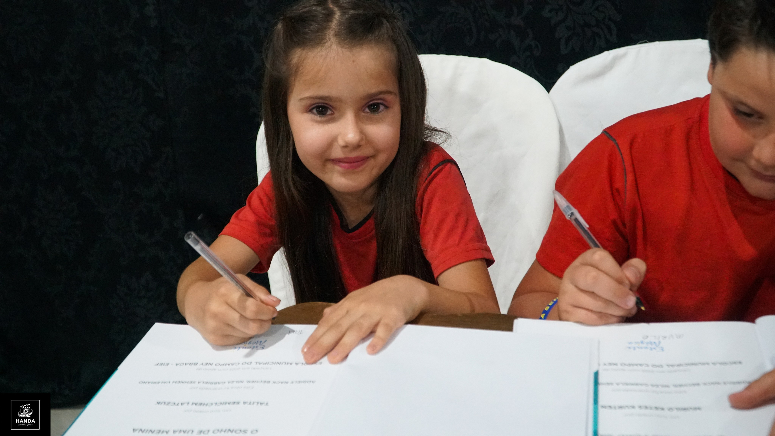 Noite autógrafos colégio Aurélio Buarque de Holanda. Handa Produções