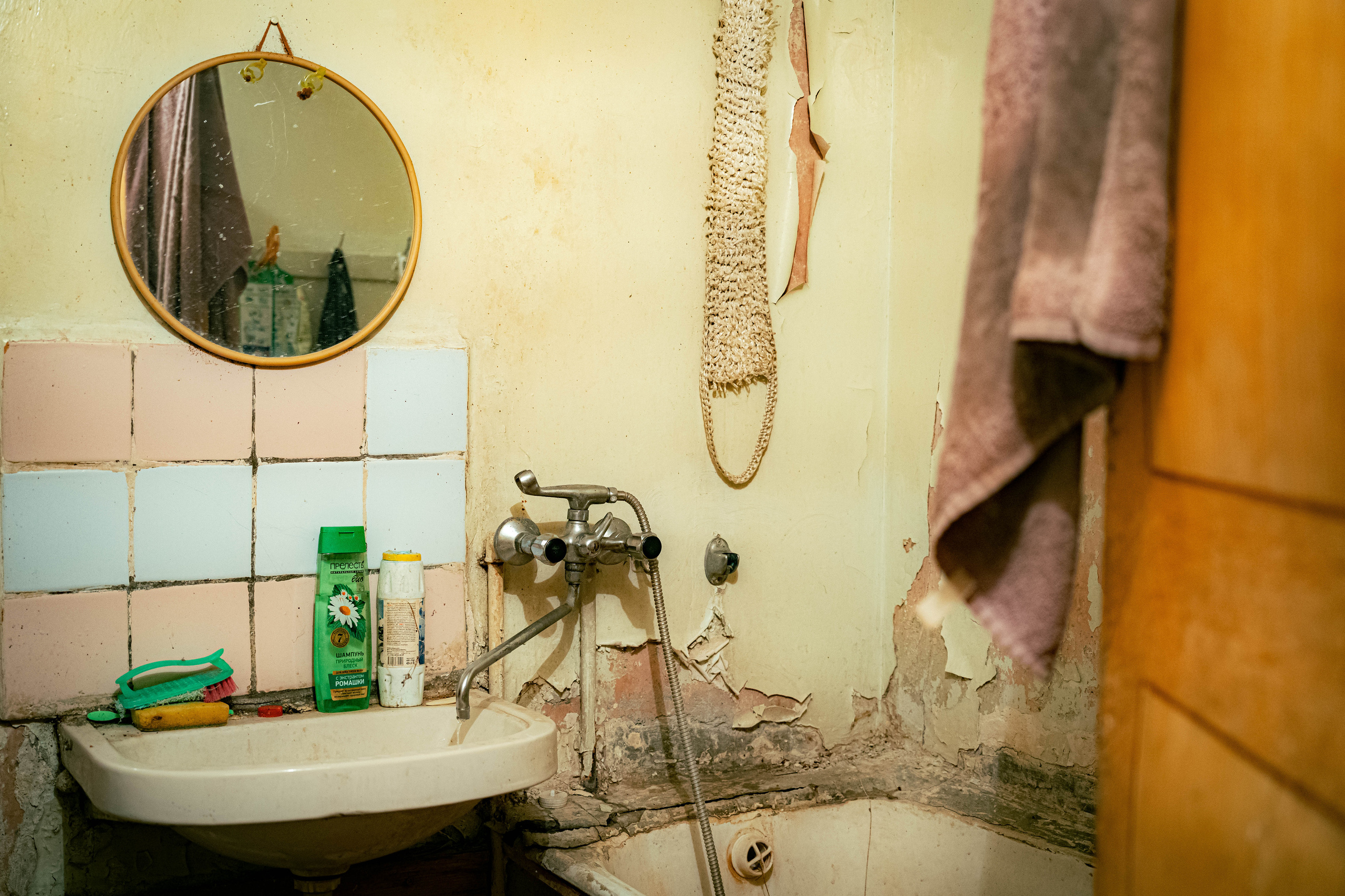 «Они, наверное, ждут, когда я сдохну»—Как выживают одинокие пенсионеры. Георгий Намазов | Фотограф в Ташкенте