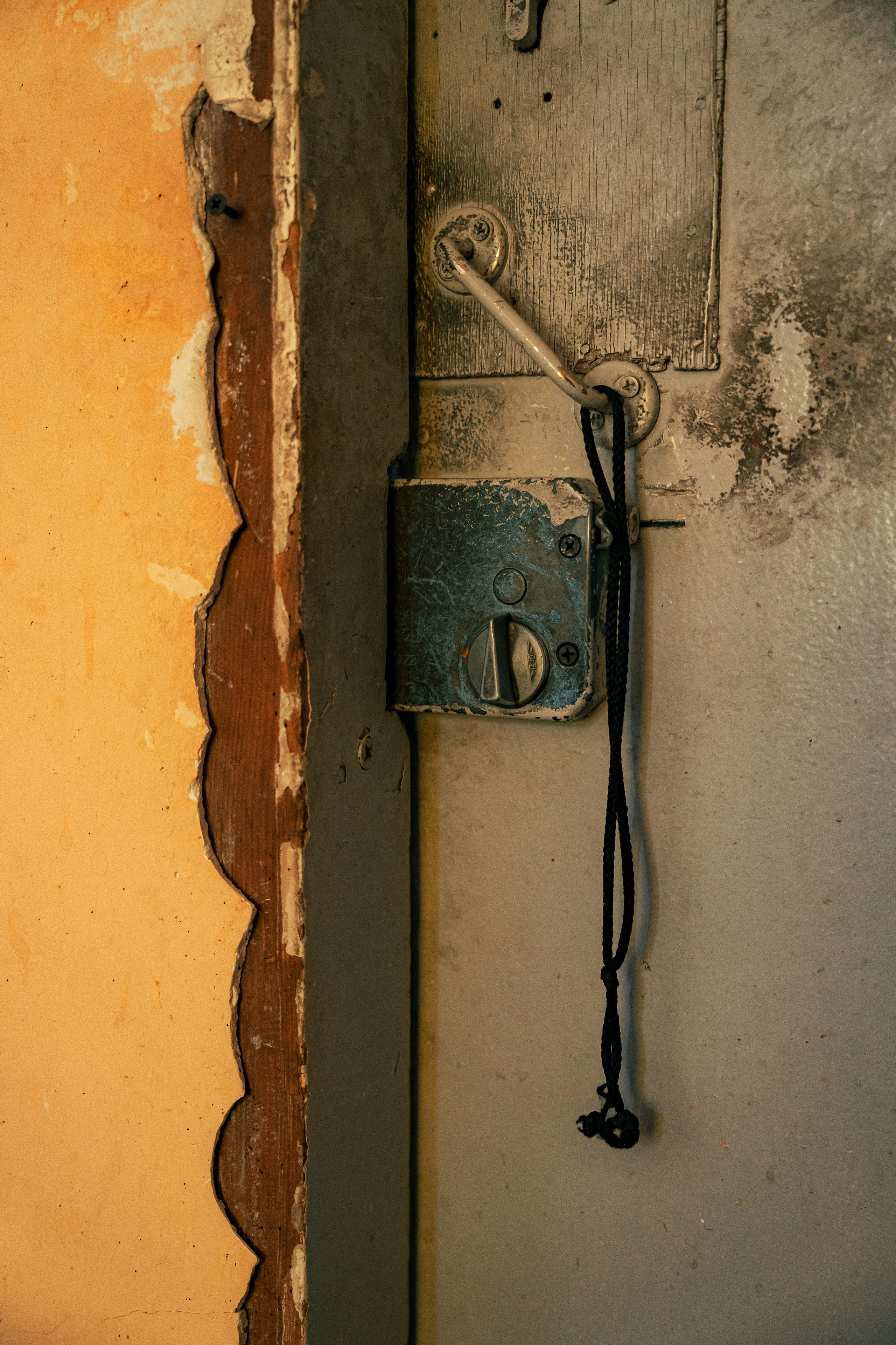 «Они, наверное, ждут, когда я сдохну»—Как выживают одинокие пенсионеры. Георгий Намазов | Фотограф в Ташкенте