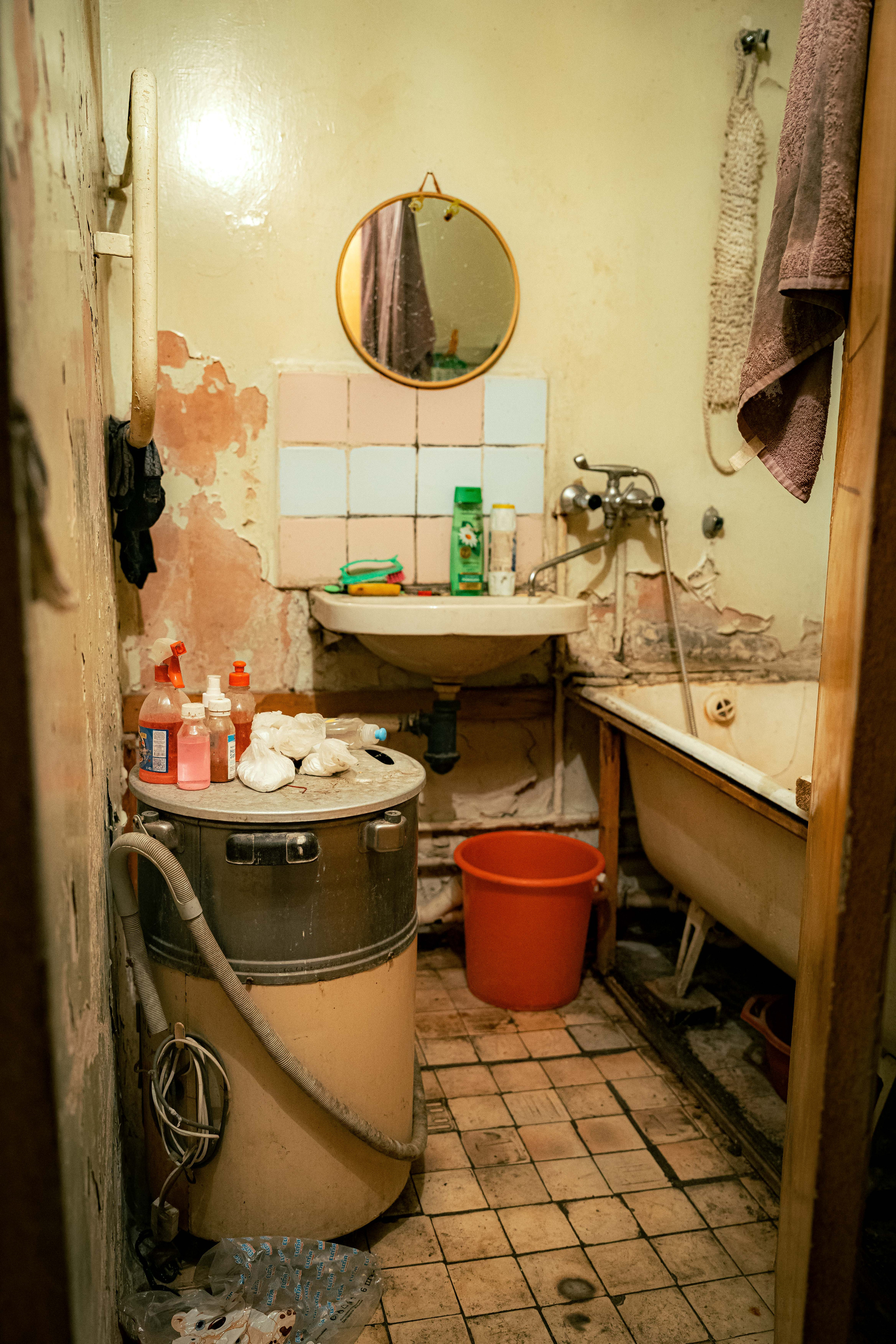 «Они, наверное, ждут, когда я сдохну»—Как выживают одинокие пенсионеры. Георгий Намазов | Фотограф в Ташкенте