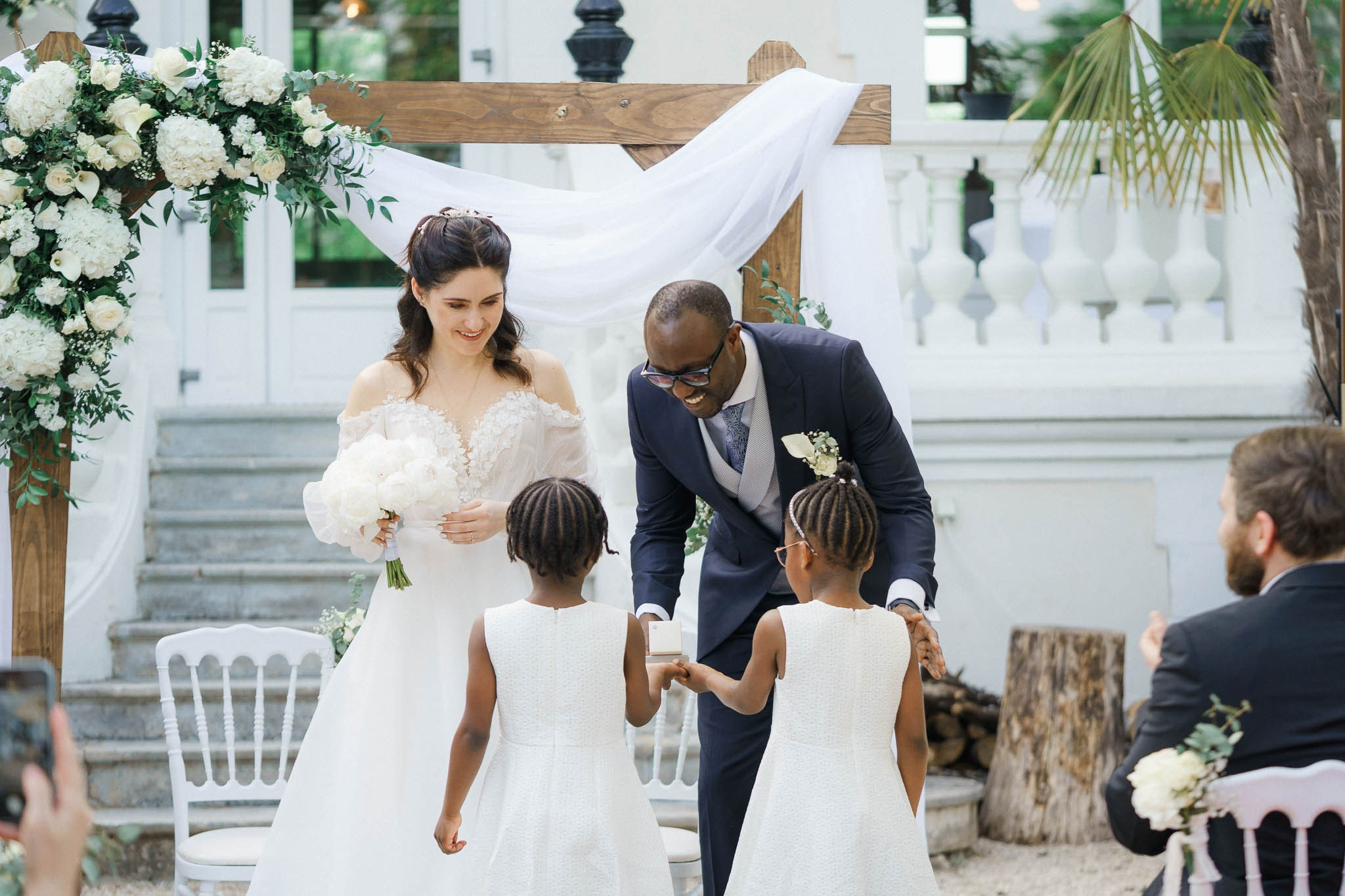 K& F, destination wedding photographer in L’Orangerie de l’Orée du Bois, France