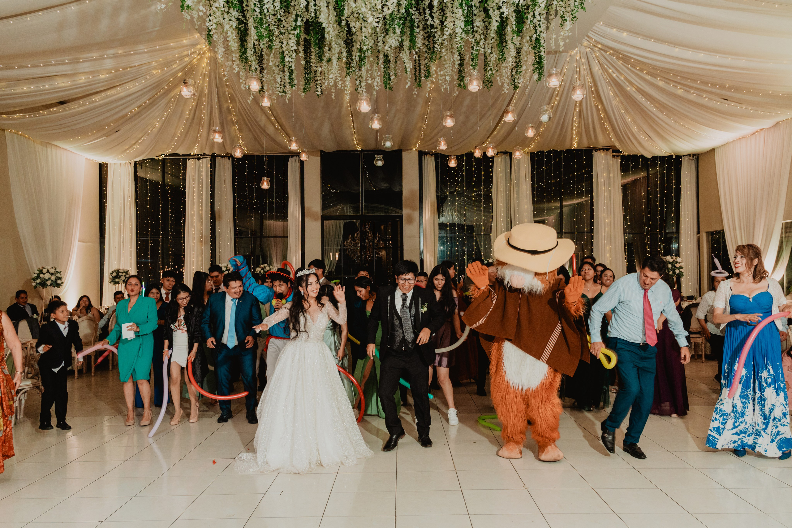 FERNANDO + MARIBEL | BODA RELIGIOSA. Studio KVTA | Fotografía y Video de Bodas en Arequipa