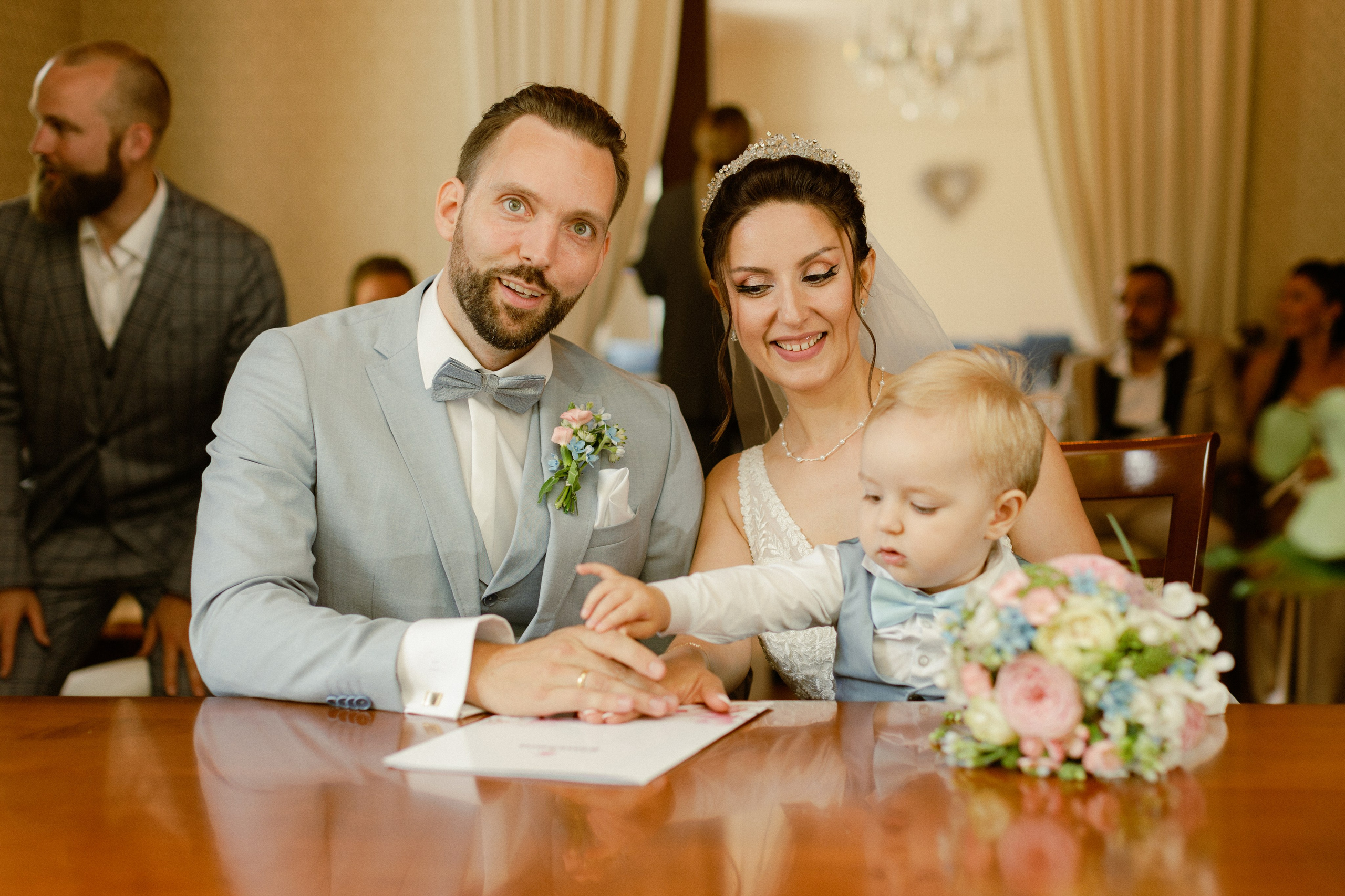 Hochzeitsfotografie in der Weißen Villa Elmshorn | Historischer Charme in Schleswig-Holstein. Hochzeitsfotograf und Hochzeitsvideograf aus Hamburg | Roka21Film