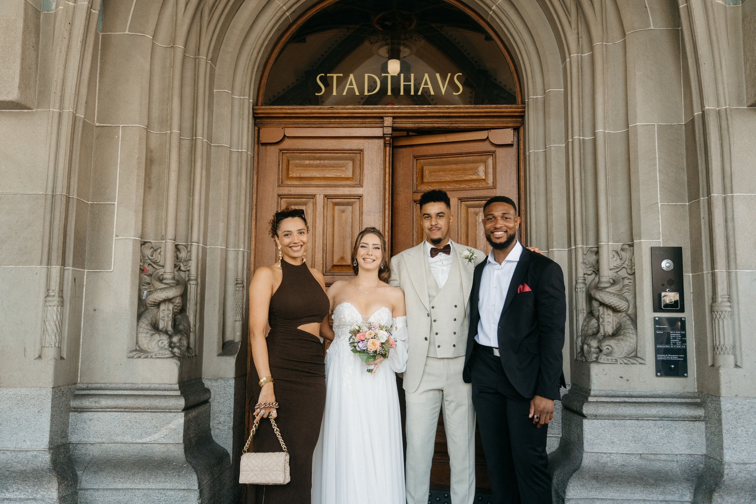 Zurich Stadthaus. Wedding photograper — Alex Popov photography Germany, Switzerland, Italy, France. Based in Stuttgart