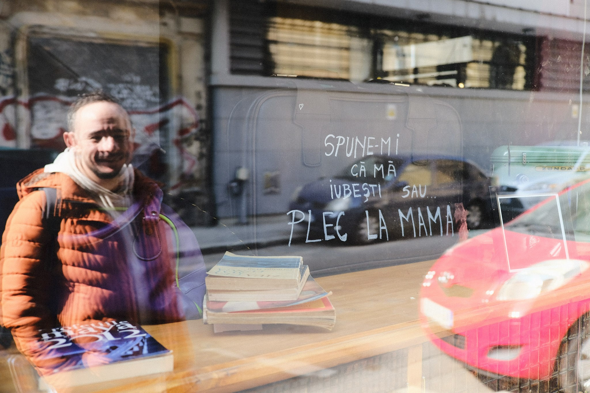 Color street. Humanistic street photographer in Bucharest