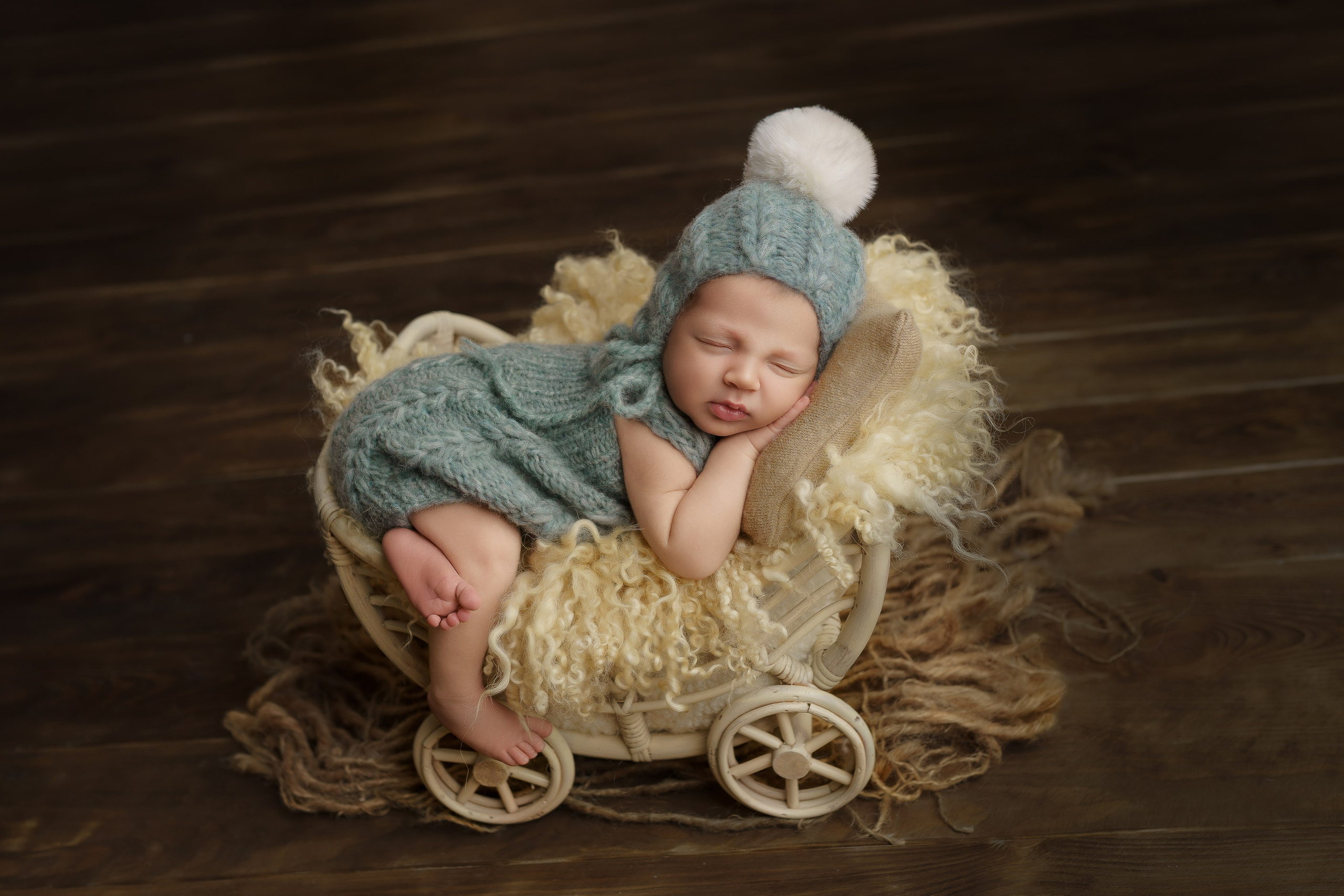 Esu Aleksandra naujagimių ir kudikių fotografė iš Vilniaus