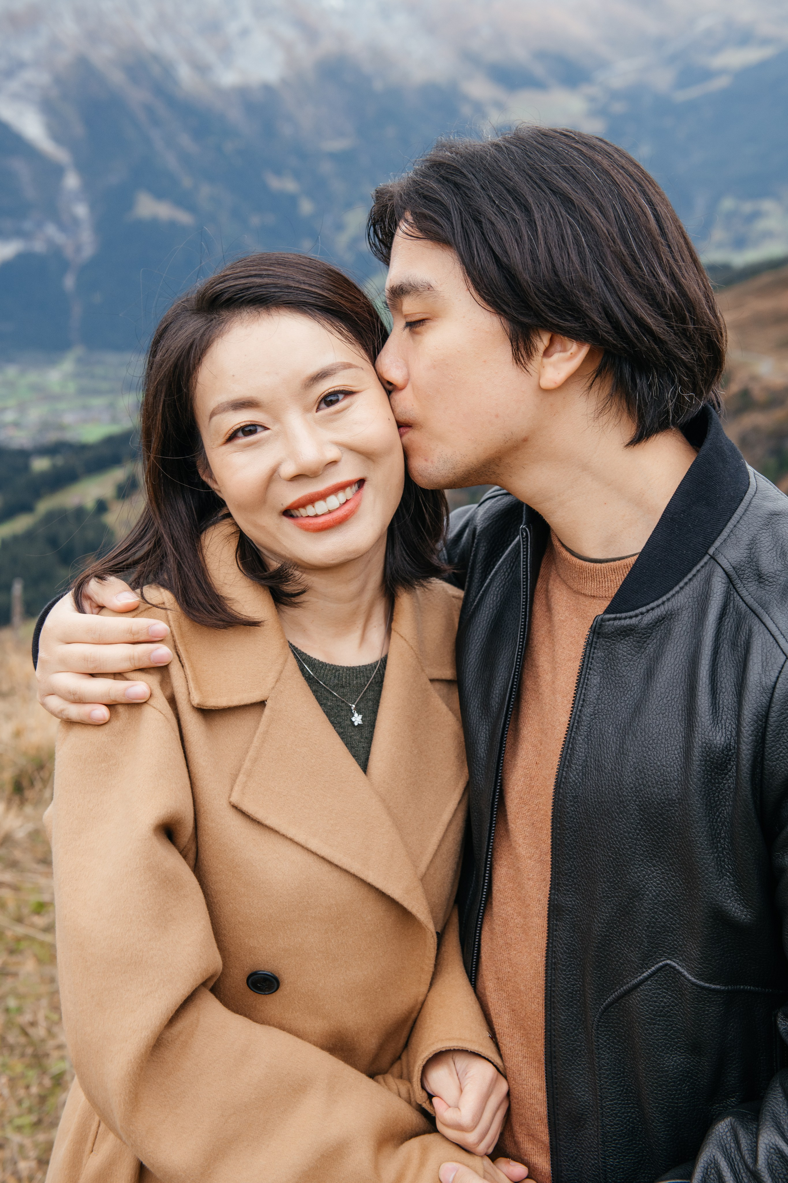 Kaiwen & Xiaoming Grindelwald, Switzerland. I am Elena Altendorfer. Wedding photographer in Zurich and Switzerland