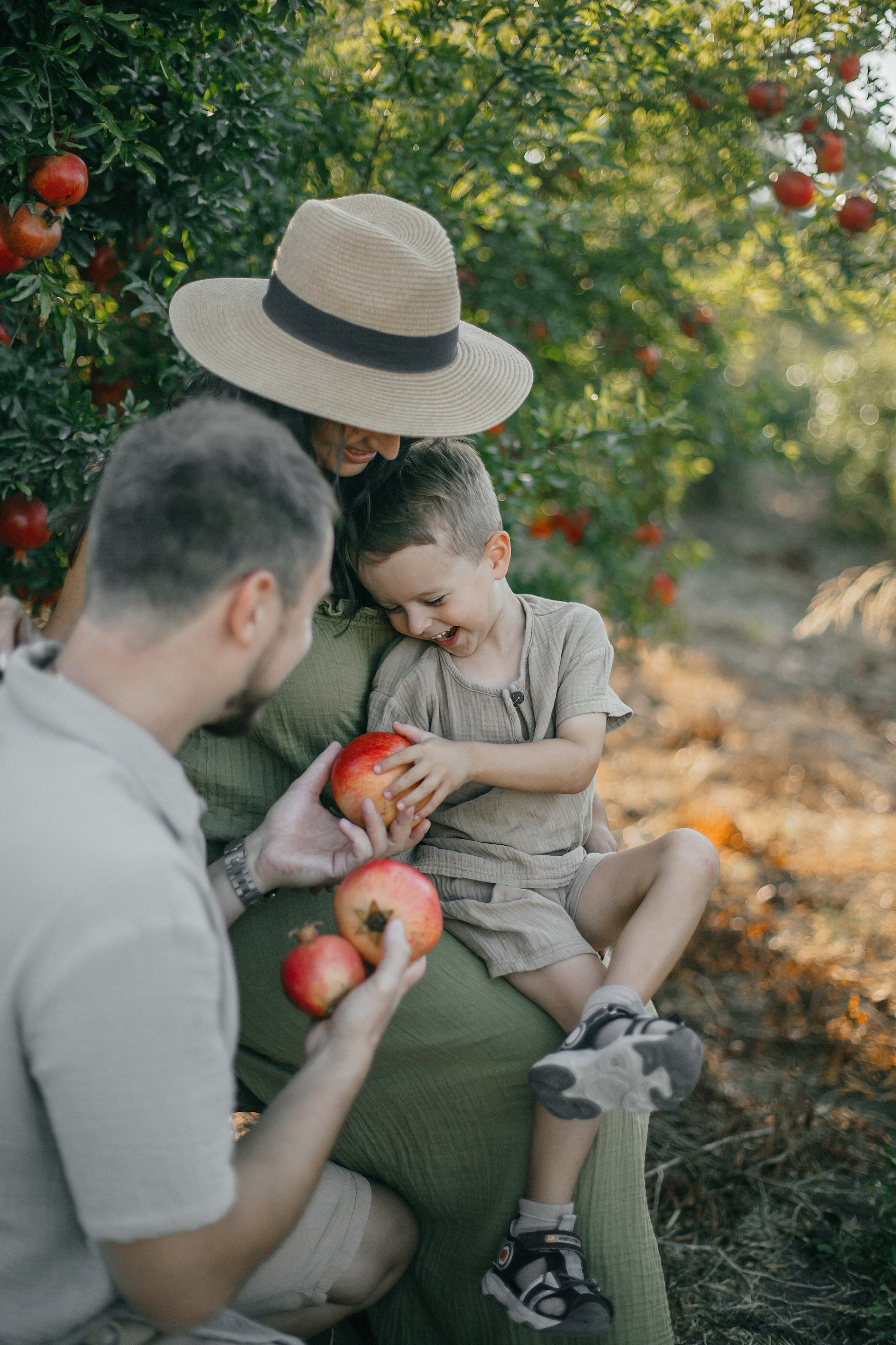 Binyamina garden. Family photographer in Israel