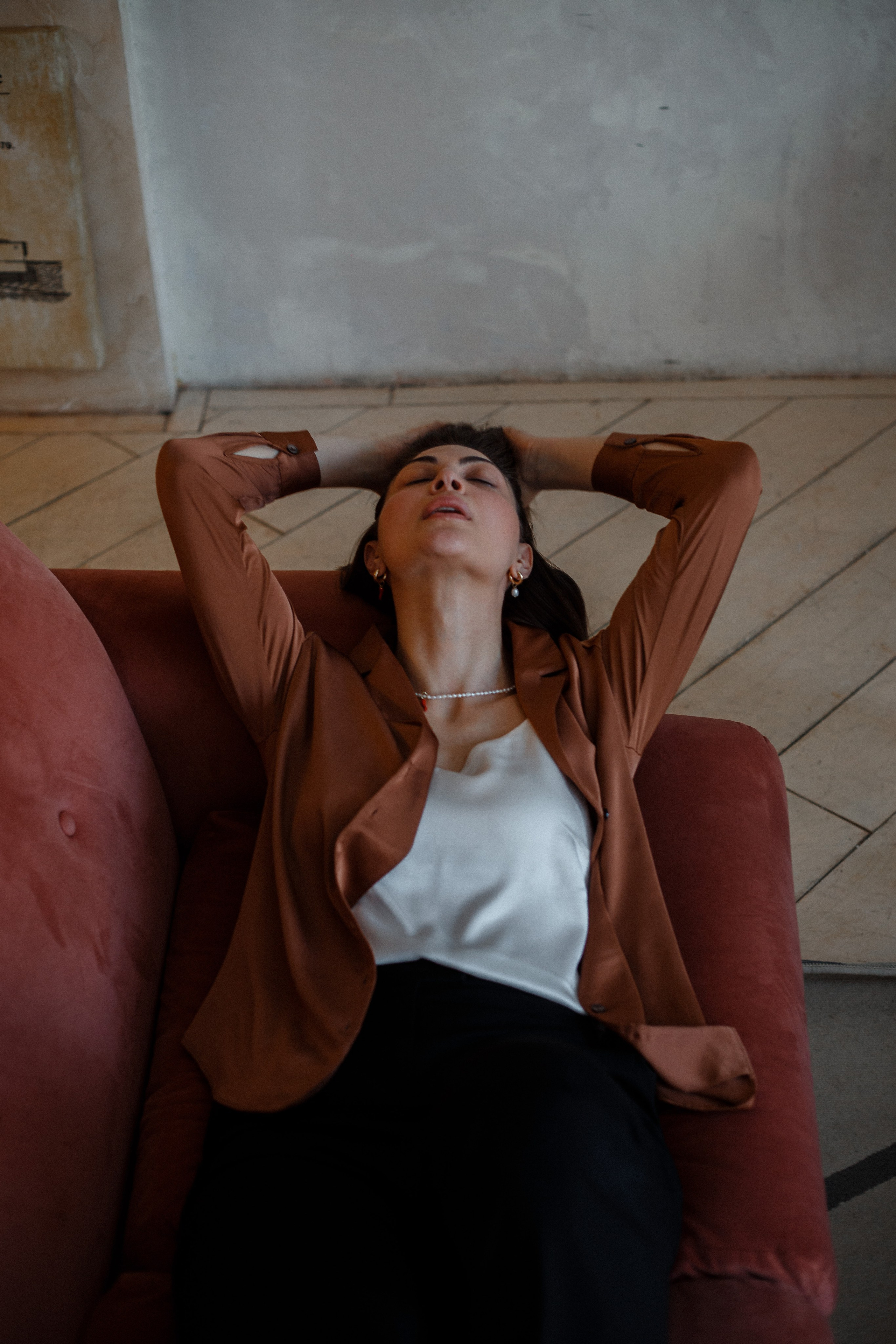 Hermosa chica en un estudio fotográfico. Fotógrafo de retrato, familia y reportajes en Valencia | España | Europa Vitalii Lumier