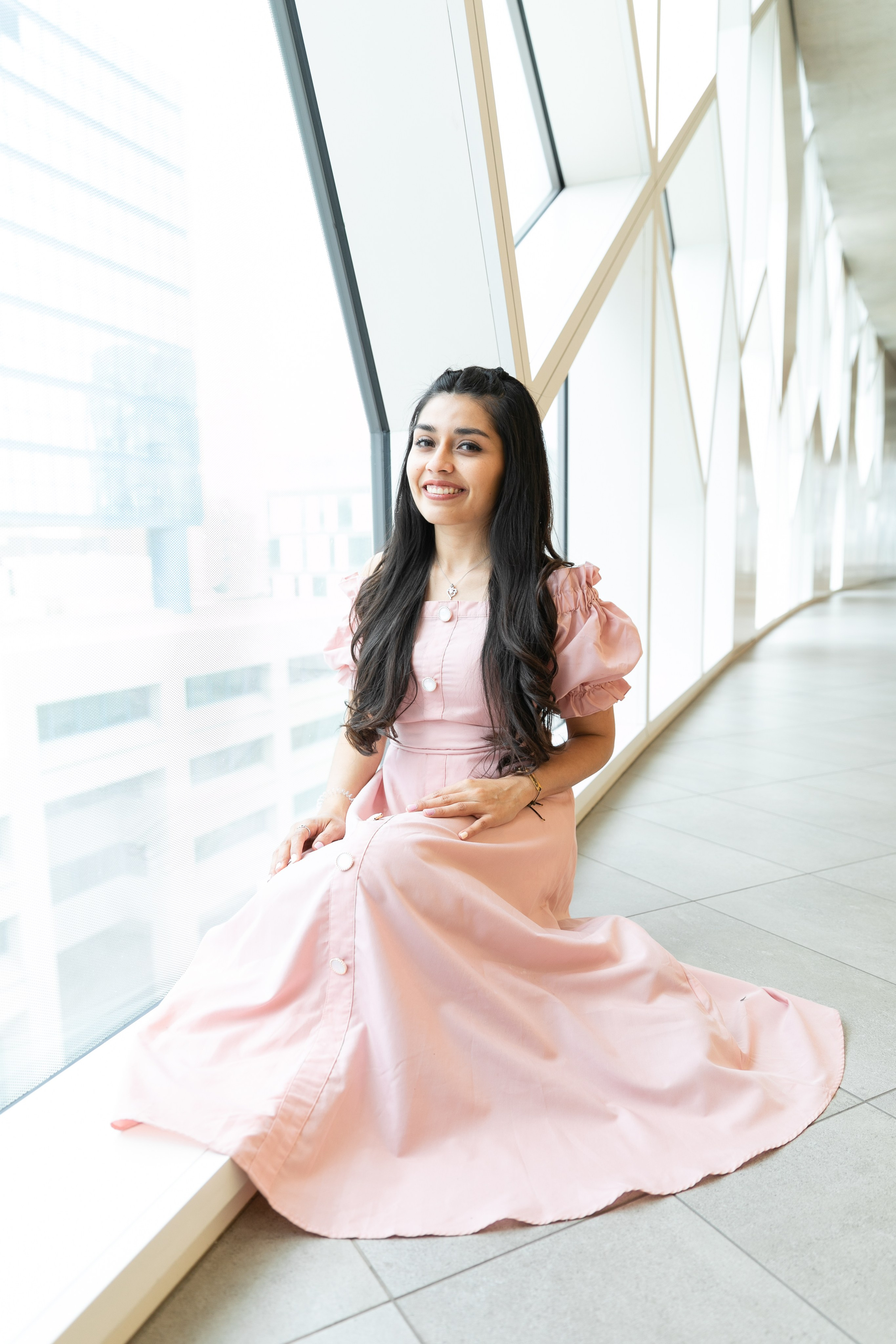 Karly — Calgary Public Library. Fotografía accesible en Calgary