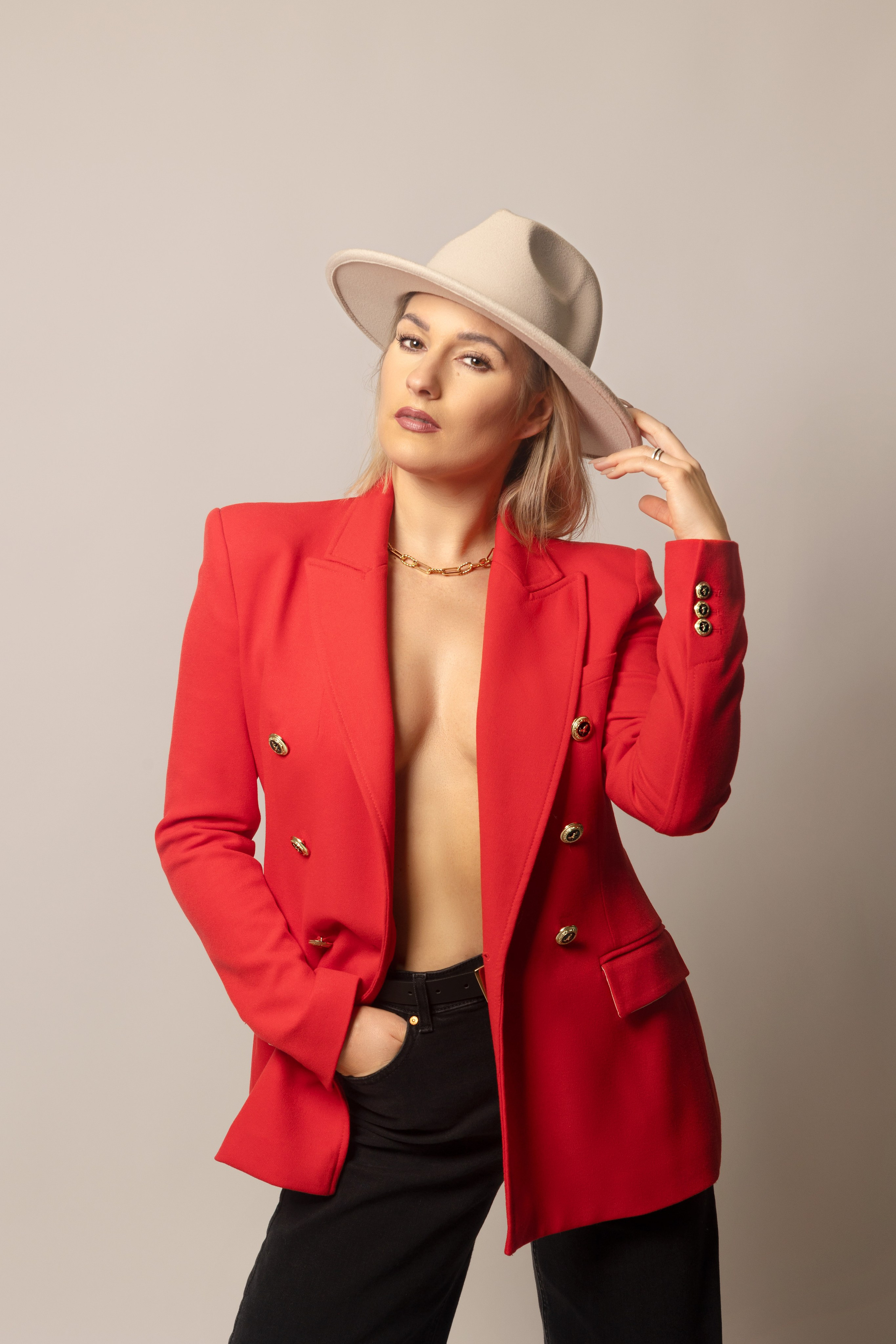 Retouching. Portrait and Family Photographer in Netherlands