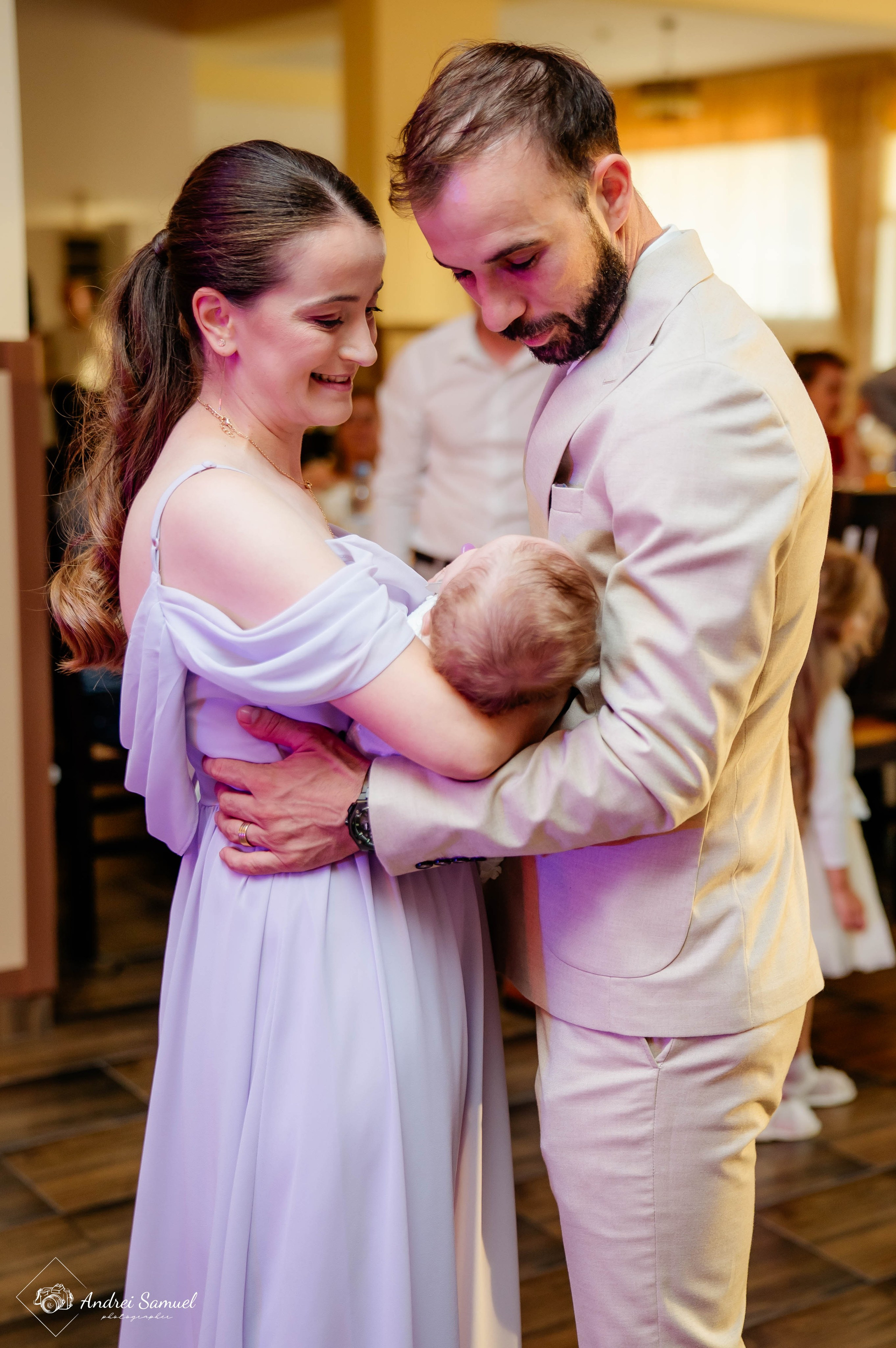 Ema. Andrei Samuel – Fotograf București | Evenimente, Studio, Imobiliare, Produs