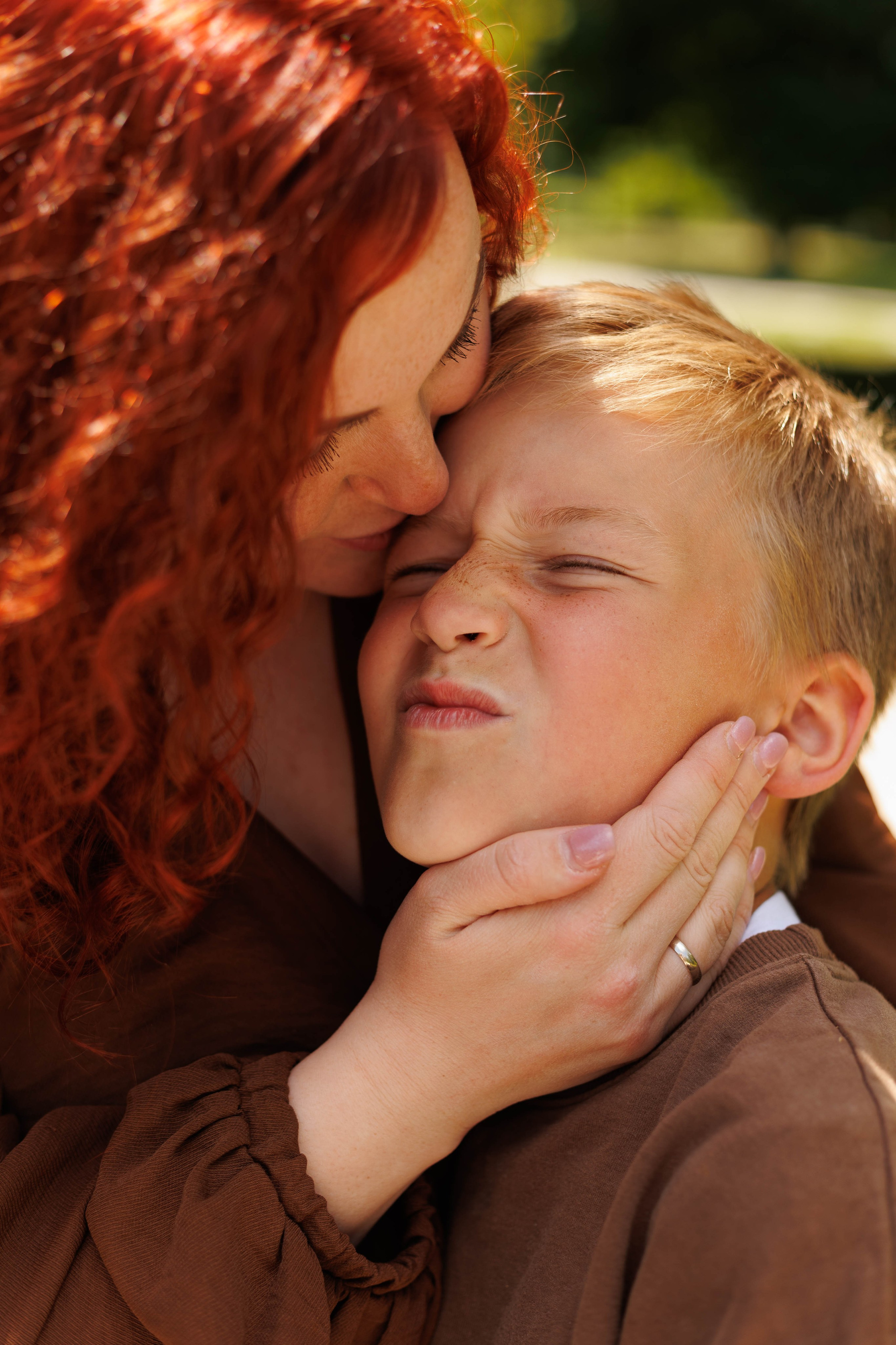 Family walking in the park. Family photographer in Vilnuis Svetlana Naumova