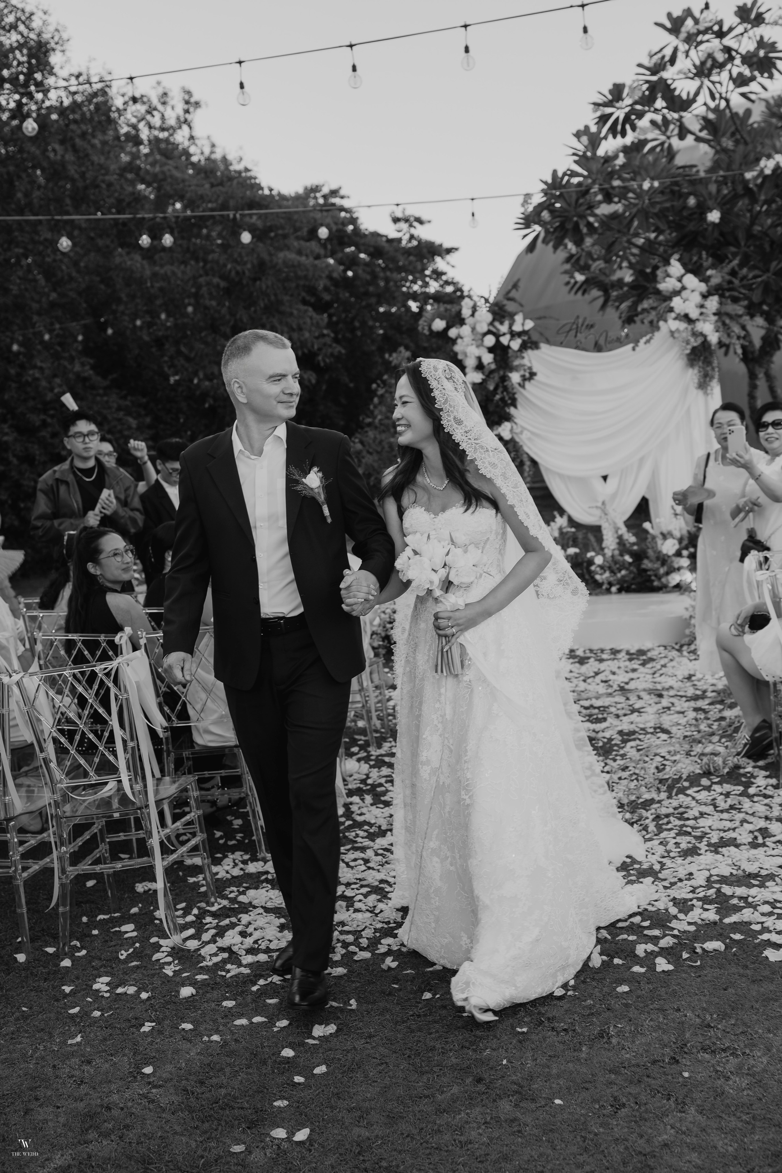 ALEX & NICOLE. WEDDING PHOTOGRAPHER IN VIETNAM