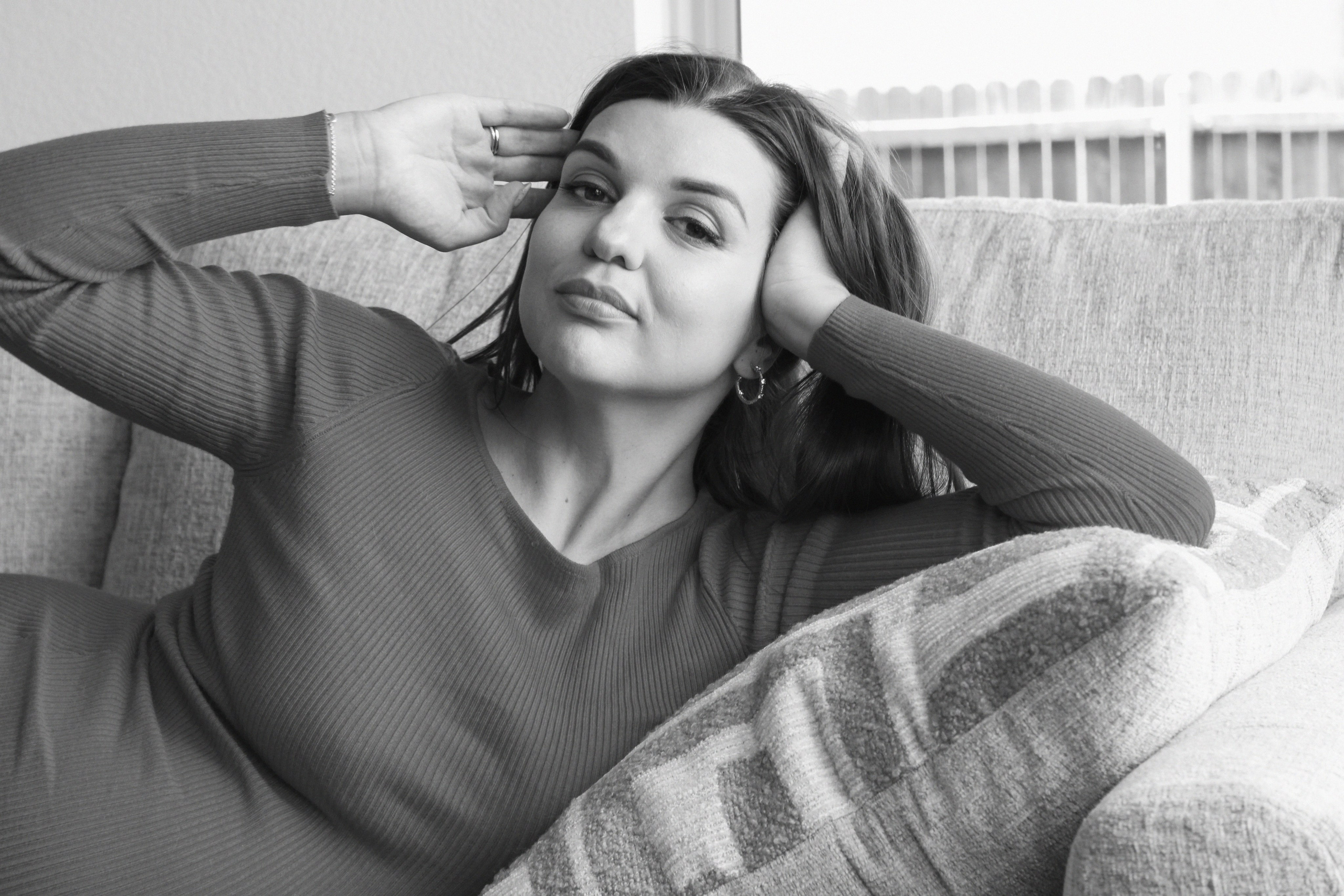 Maternity, Family & Pregnancy Photoshoot at Home. Lana Petrychenko — Portrait & Family Photographer. Valencia, Spain