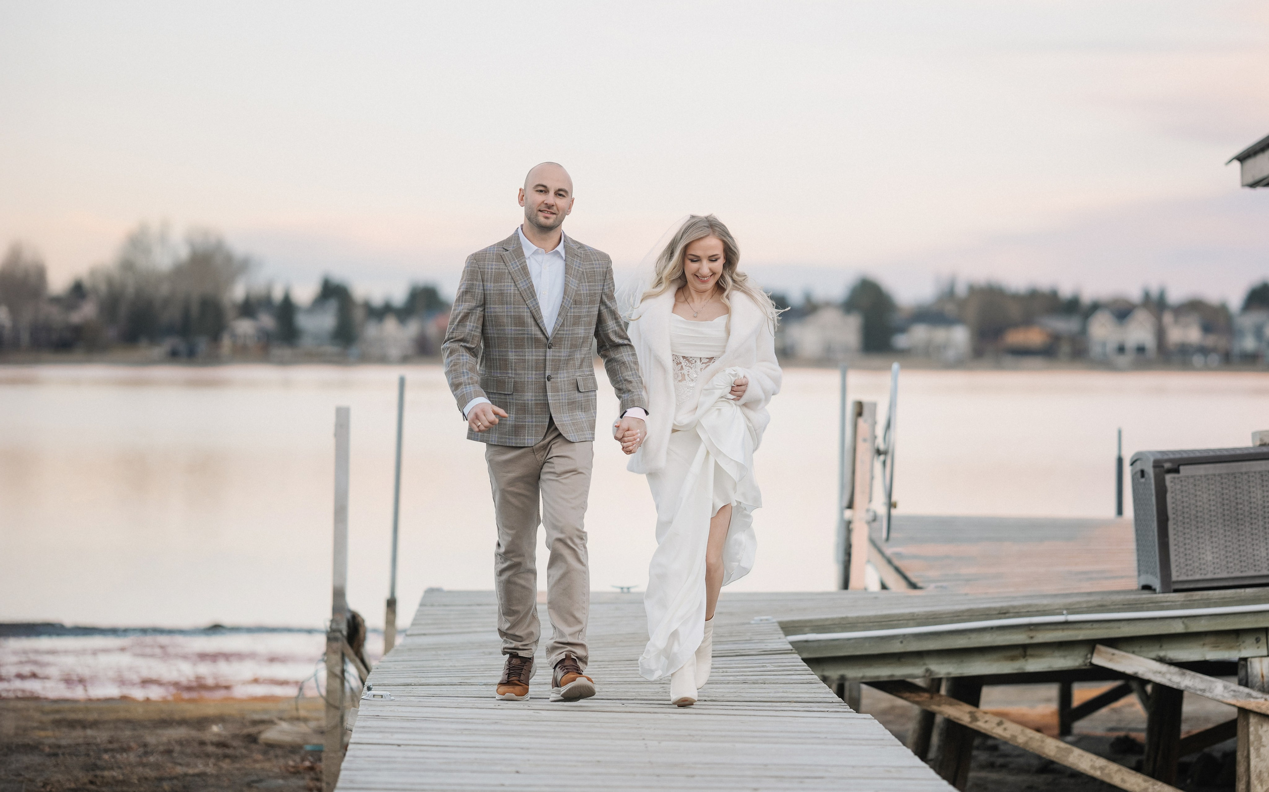 WEDDINGS. Calgary Family and Child & Wedding Photographer