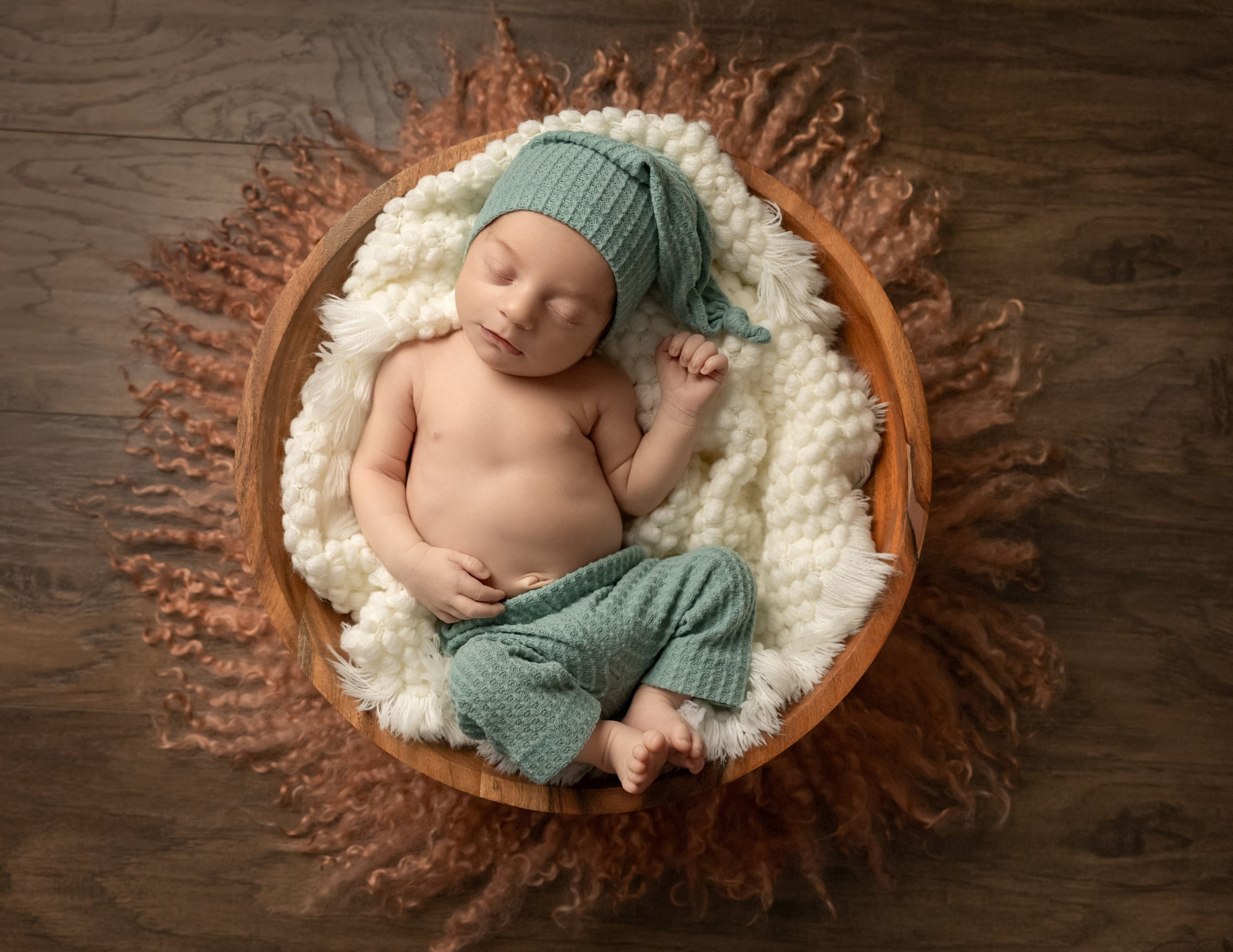 Newborn photos. Newborn photographer in Tampa Bay Area, FL