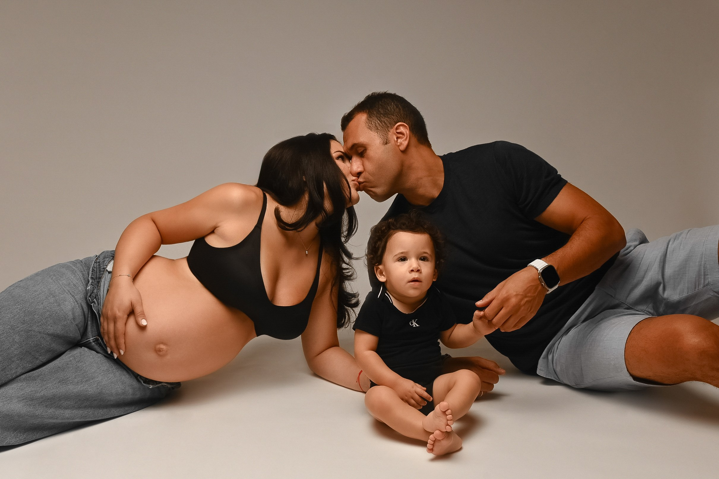 Επαγγελματική φωτογράφιση εγκυμοσύνης στη Ρόδο. Φωτογράφος νεογέννητων στη Ρόδο. Φωτογράφιση εγκυμοσύνης