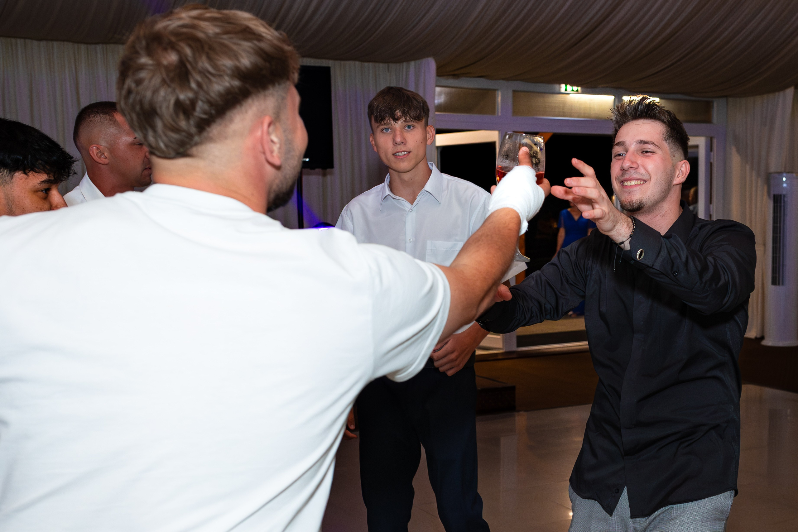 Majorat Denis. Ionut Brehuescu — Fotograf