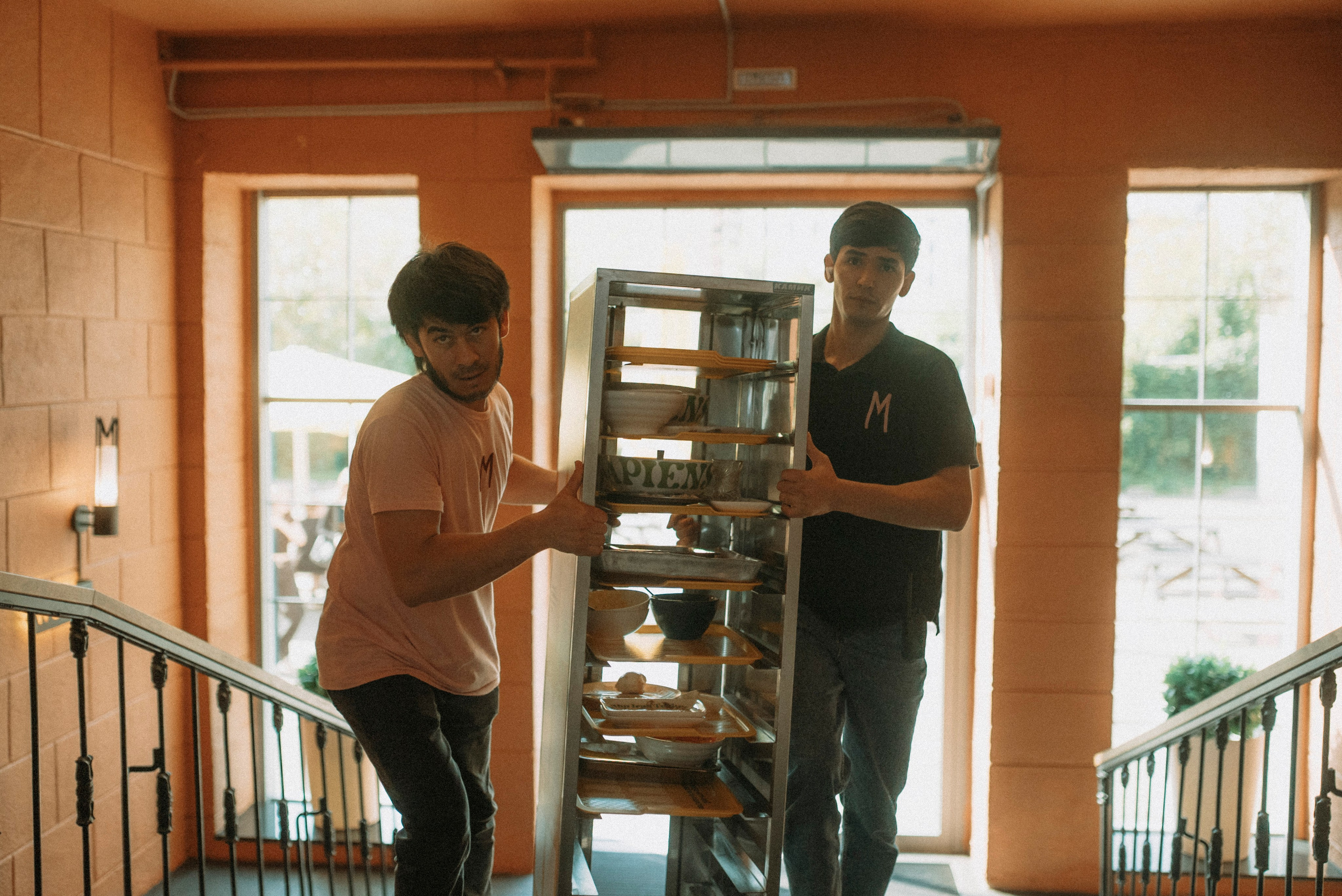 2025. Стрит-фотография, полная абсурда, идиотизма и красоты