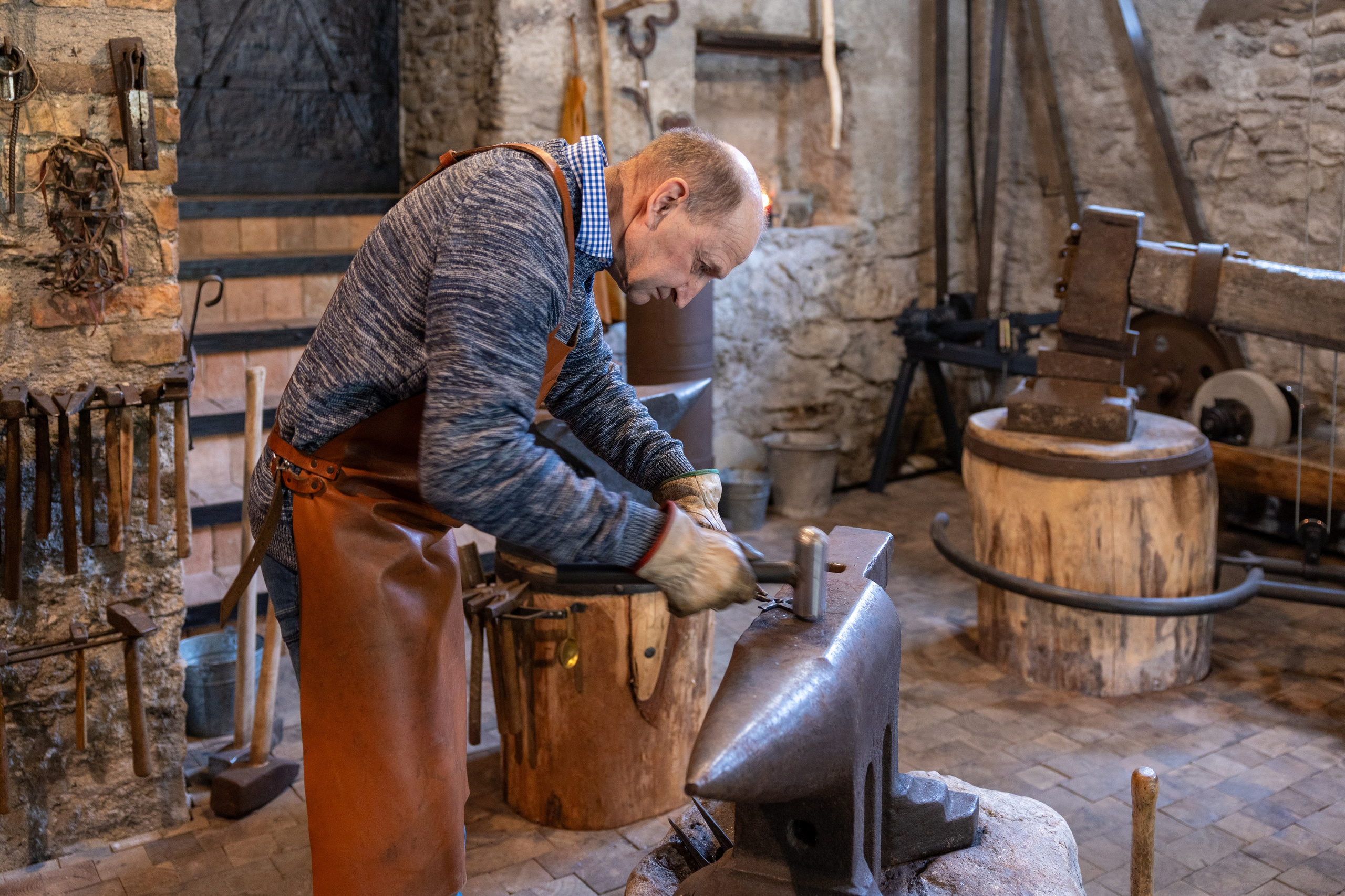 Schmied, Goldegg, 2024. Guzel Kolobova| Fotografin| Salzburg