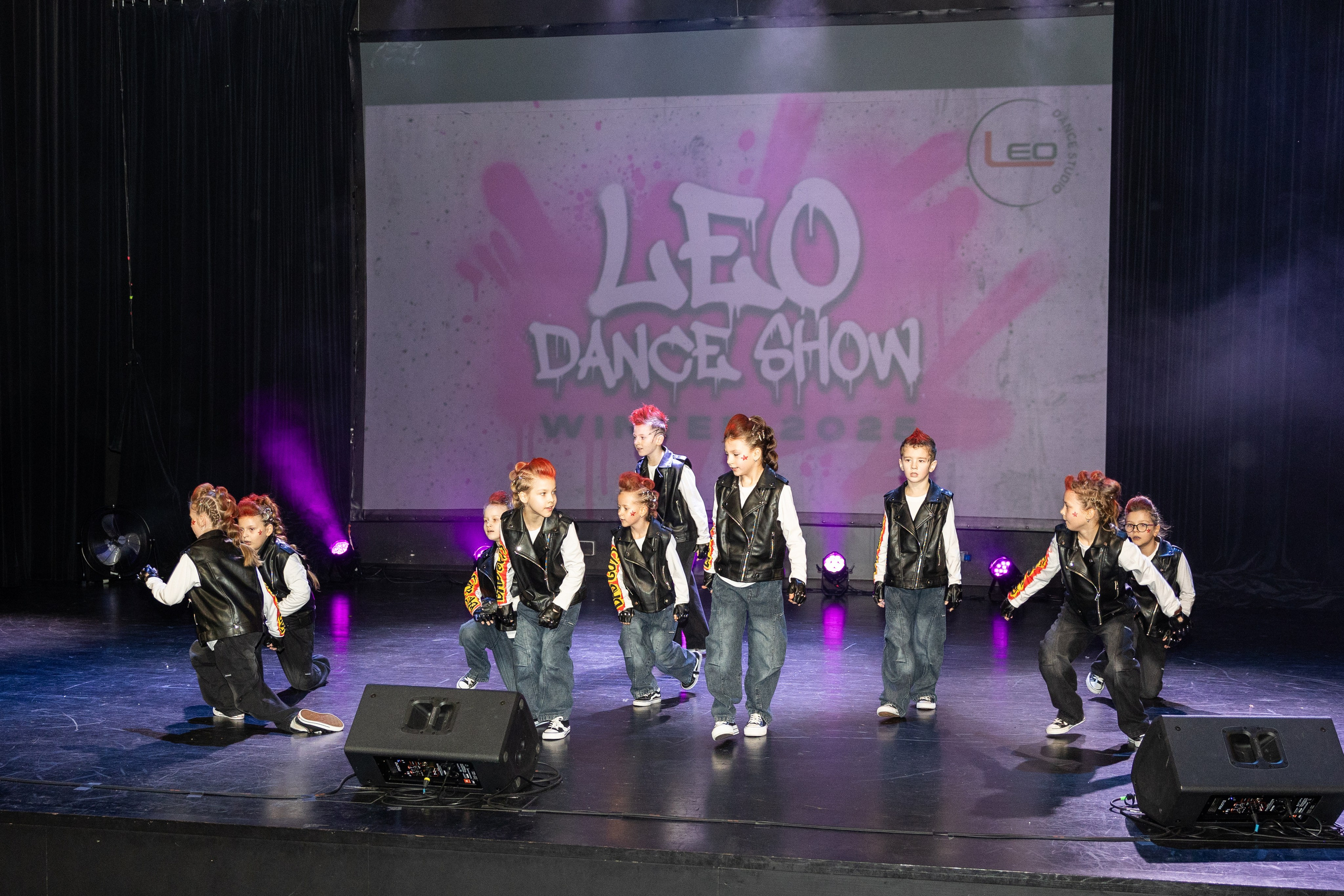 LEO DANCE SHOW WINTER 2025. Семейный и детский фотограф в Варшаве Мила Бобровская