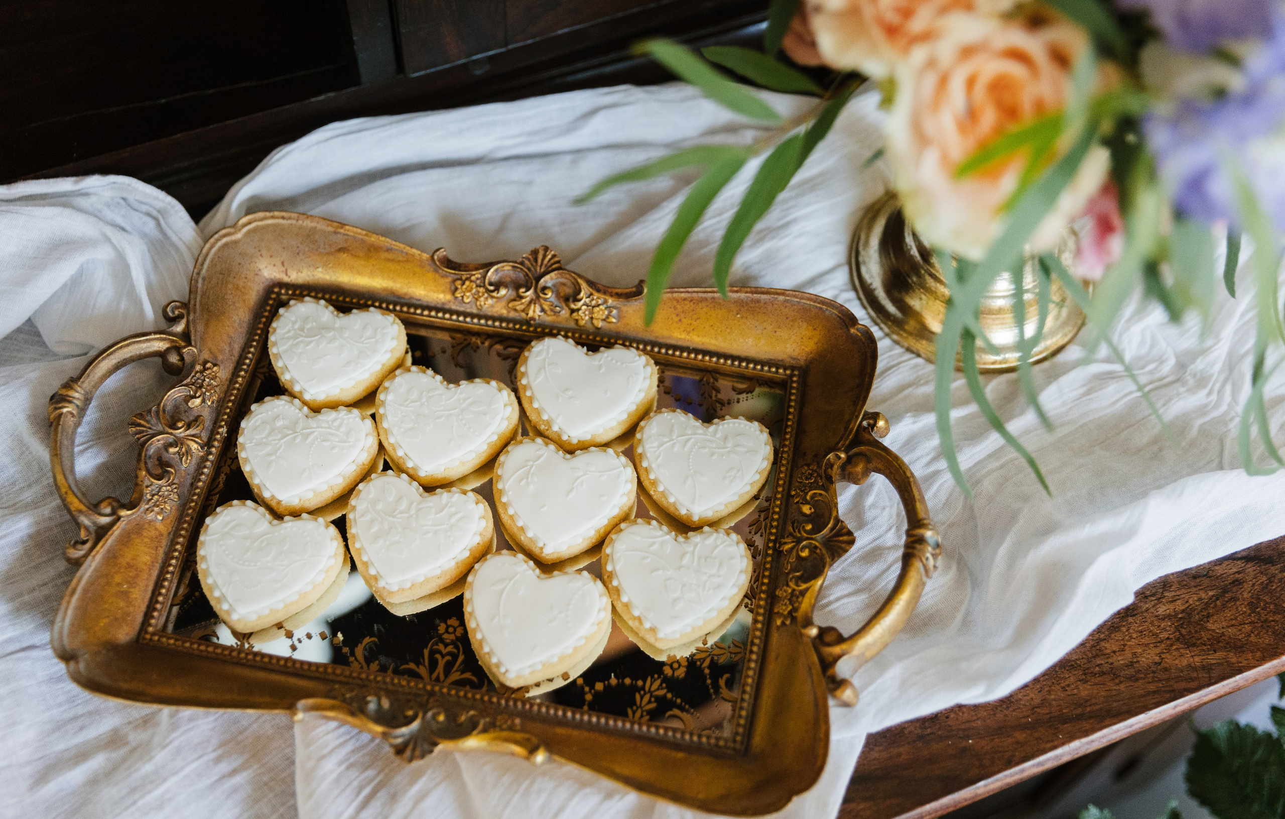 Regal Romance | Editorial Photoshoot at Gosfield Hall, London Estat. YES I DO PRODUCTION — Wedding photography&videography