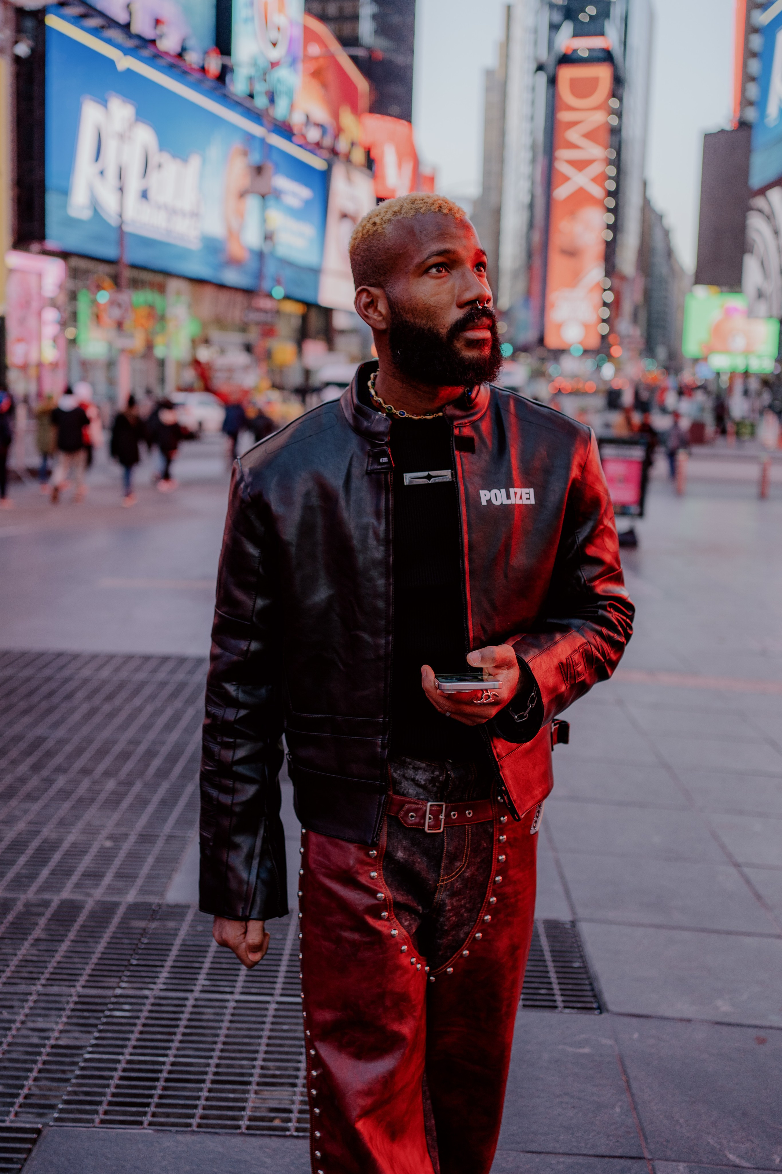 Times Square & 5th Avenue Photo Sessions NYC | Perfect Location Guide 2025. Videographer and photographer in New York // MAKAROV.VIDEO