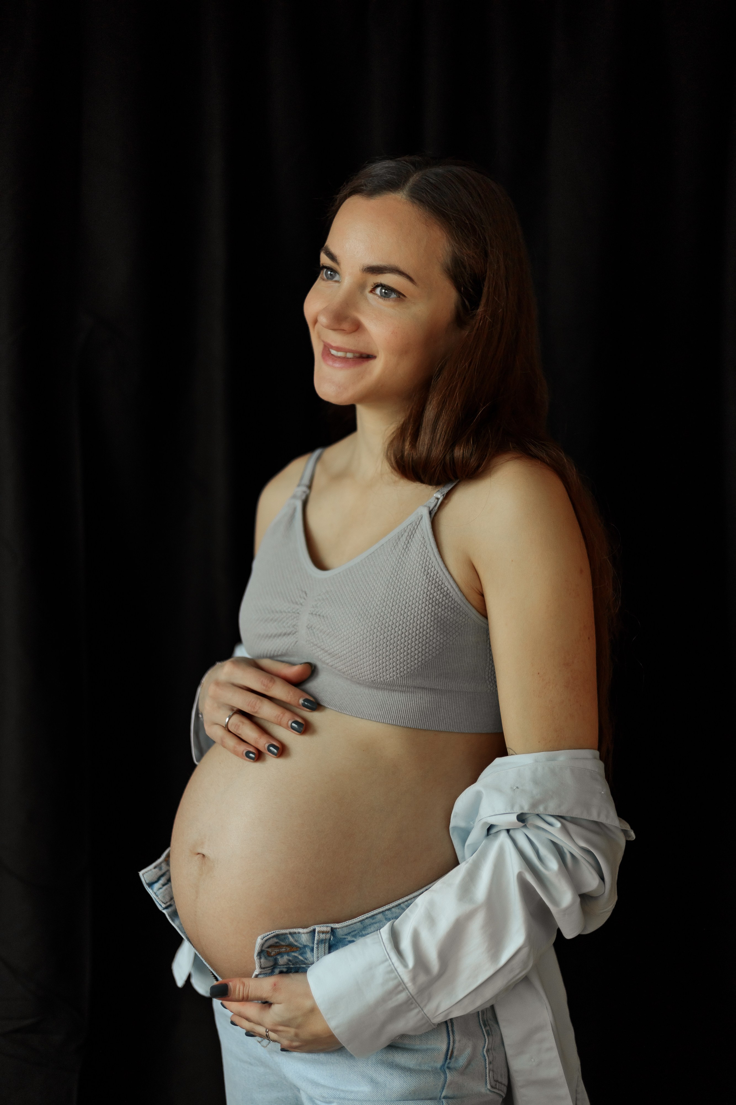 Pregnancy shooting at home. Elena Gorobets. Photographer in Zagreb