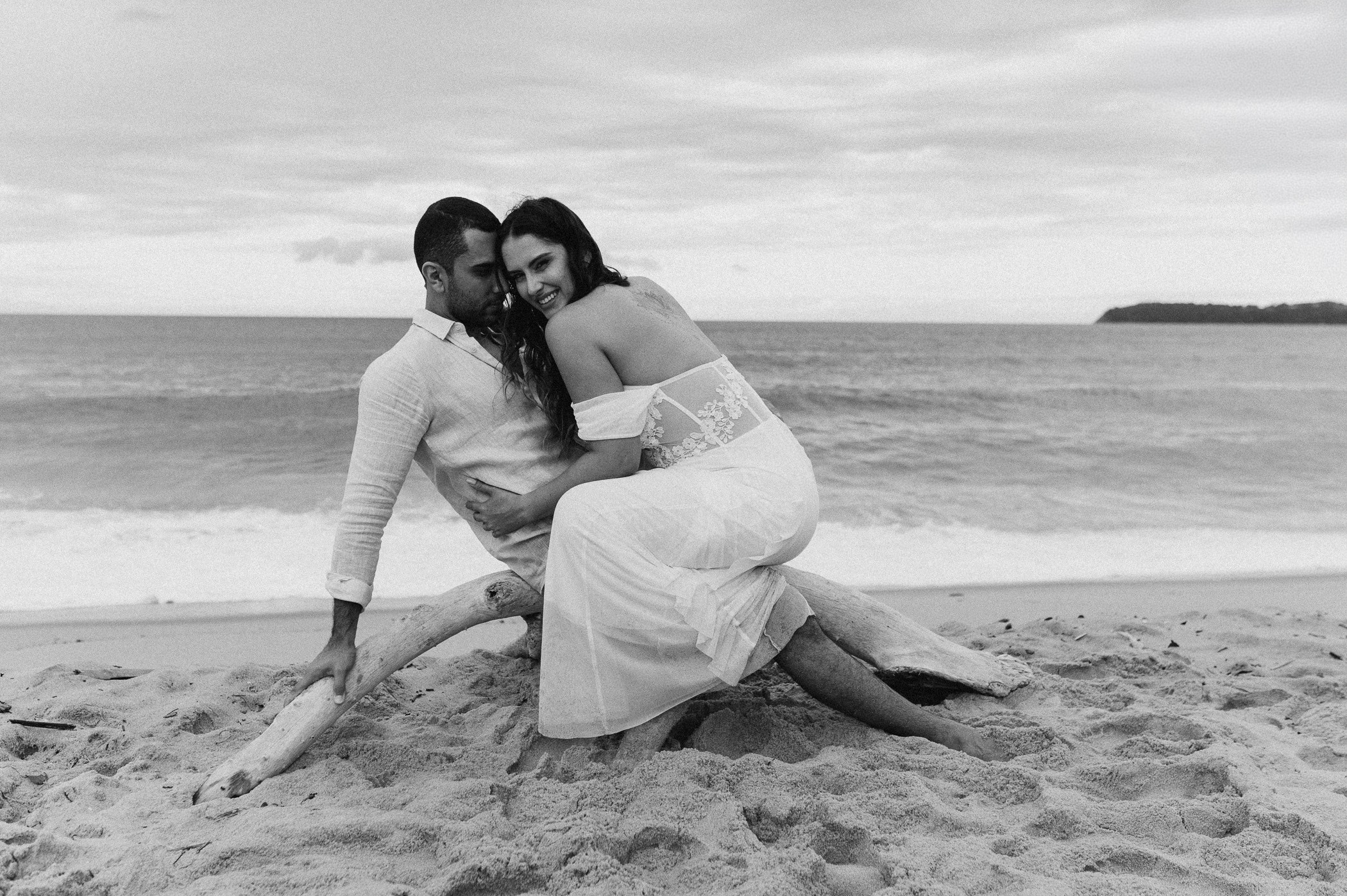 Samantha & Juliano | Ensaio de Casal na Praia de Ubatuba