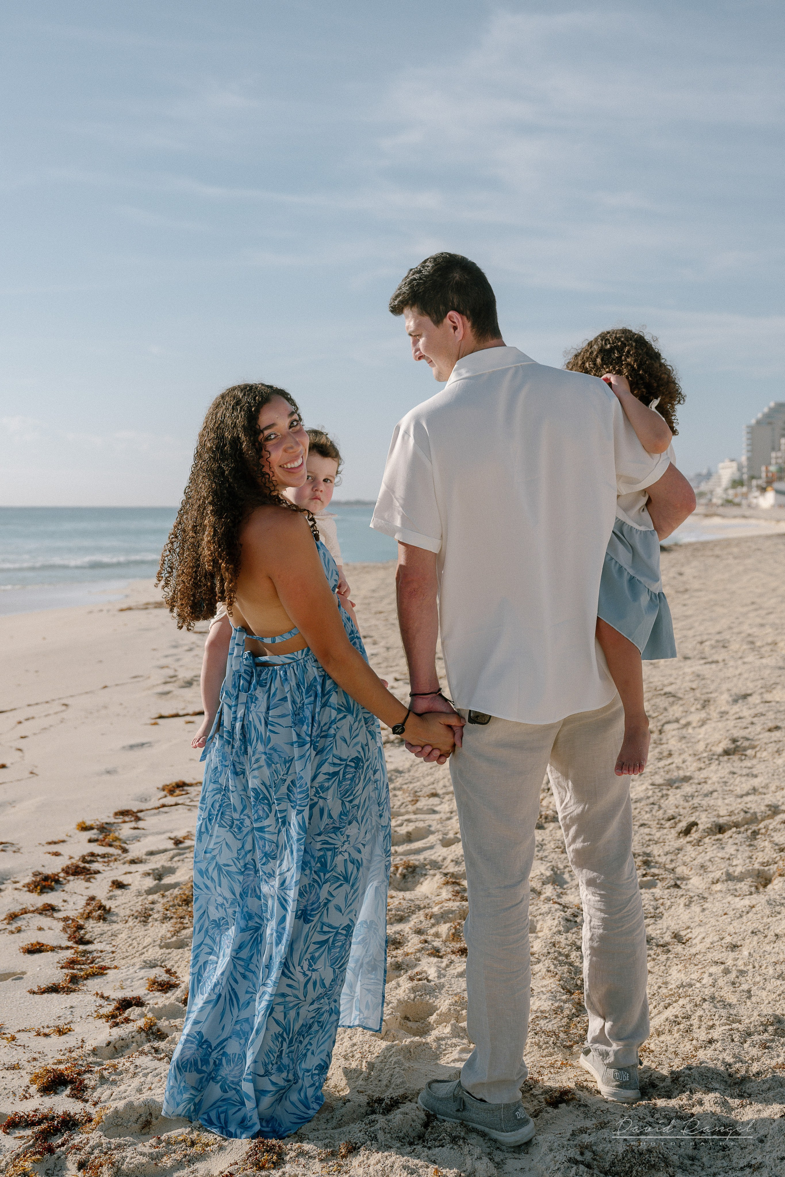 Gabi Guilliod — Family Session — Playa Delfines. Destination wedding photographer based in Cancun and Riviera Maya with service worldwide