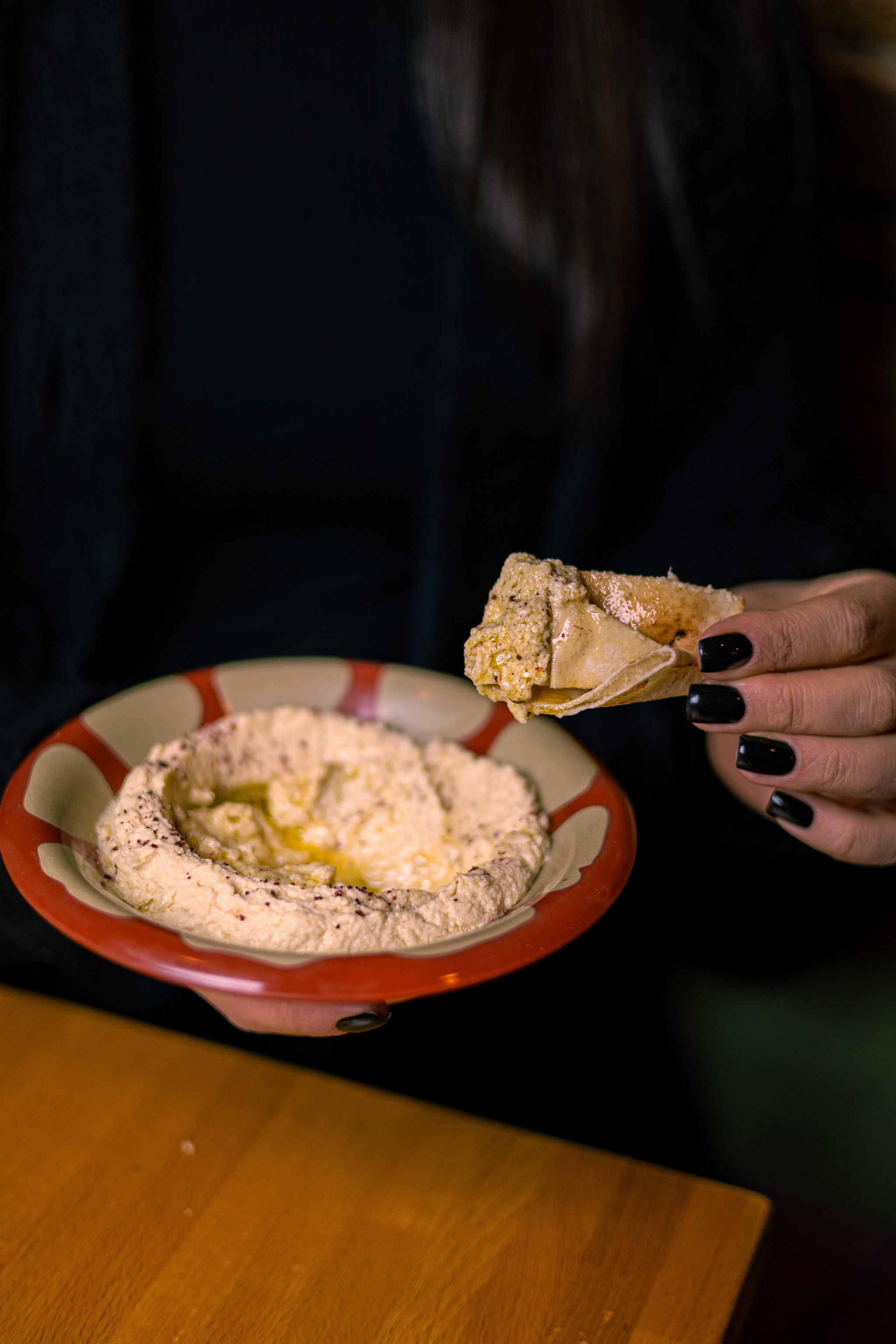Photos culinaires et d'ambiance pour restaurants en Loire-Atlantique. Des visuels appétissants pour vos menus, réseaux sociaux et site web. Ani Torosyan