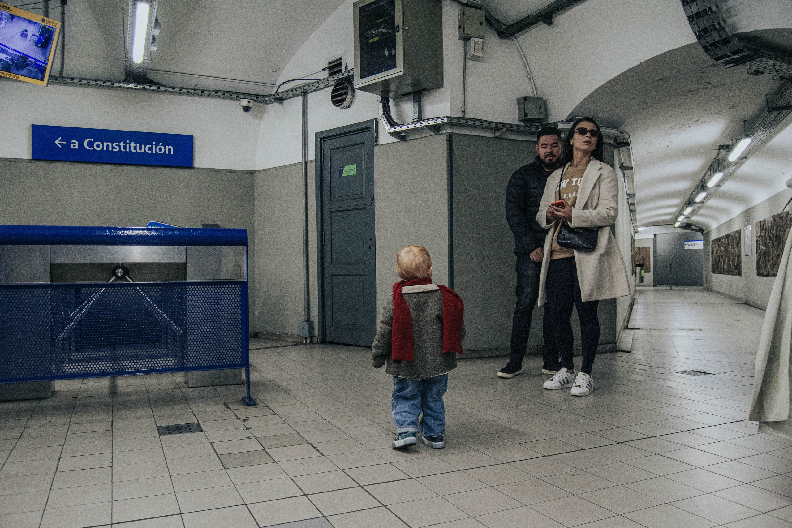 Family photo shoot. Buenos Aires. Photographer @elmirkami in the city of Buenos Aires